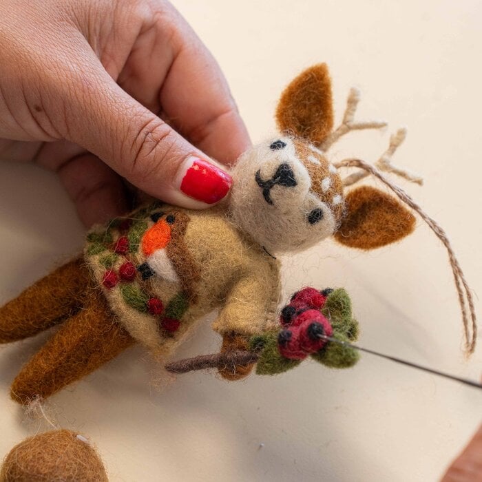 Sjaal met Verhaal – Hanger Hert Beige English Christmas