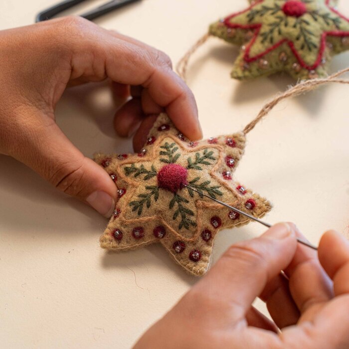 Sjaal met Verhaal – Hanger Ster Embroidery Beige