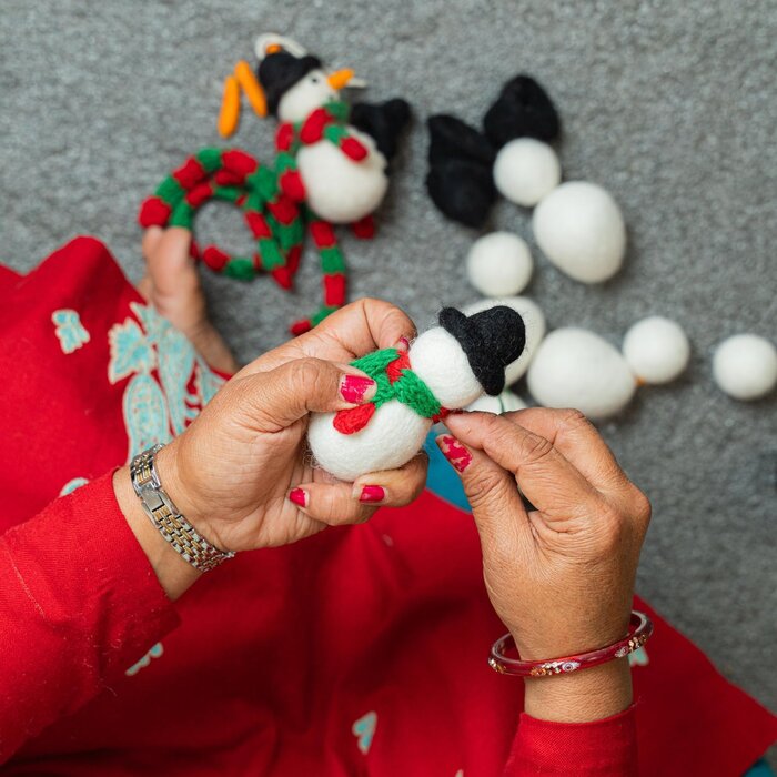 Sjaal met Verhaal – Hanger Sneeuwpop Rood Groen