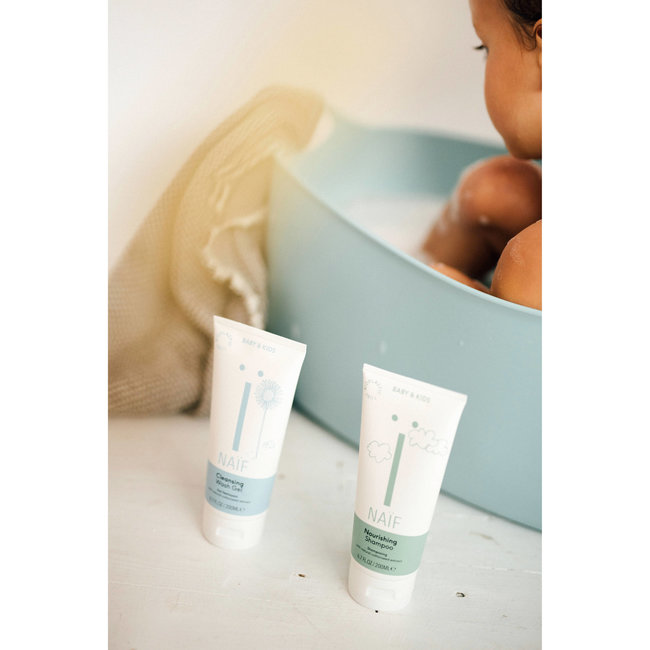 Naïf Care - Nourishing Shampoo - 200 ml - Met natuurlijke katoenzaad extract