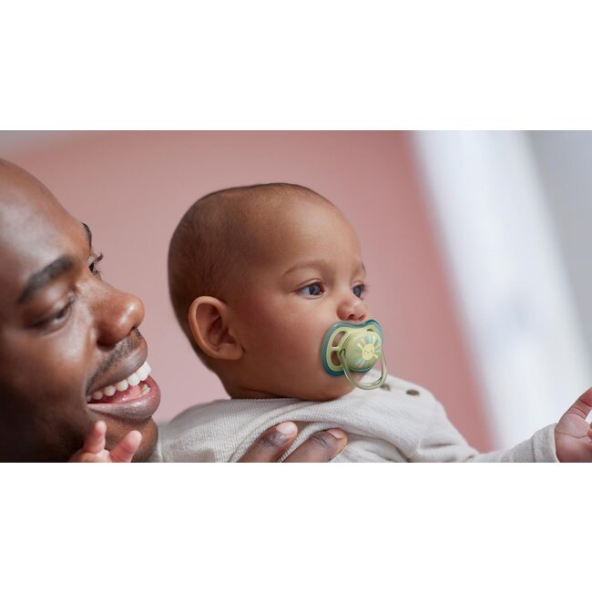 Philips Avent Ultra Air Fopspeen - 0 tot 6 Maanden - 2 Speentjes - Groen/Blauw Zon/Regenboog