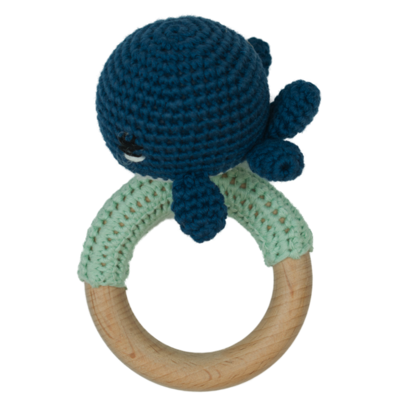 Dutsi - Houten Bijtring & Rammelaar - Met Gebreid Dierenfiguurtje - Ø 7 cm  - Walvis