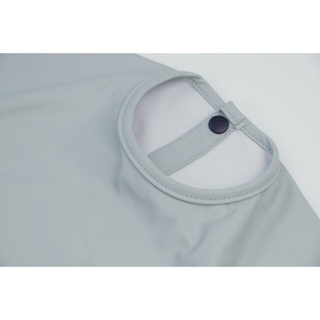 Dutsi - Kinderschort – Waterafstotend & Verstelbaar - 6-12 maanden - Sage