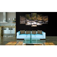 Schilderij Waterval midden in de wilde natuur