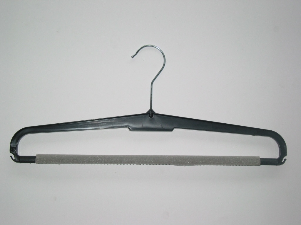 Kleerhangers, hangers, kledinghangers Kerklau Shop Supplies
