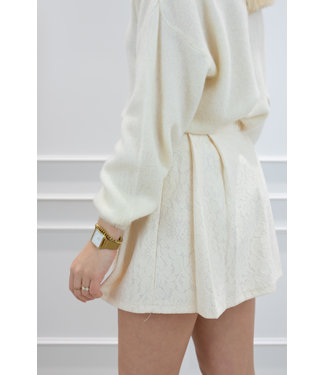 Soft wool sweater - white