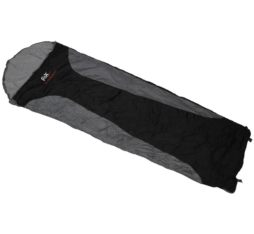 Fox Outdoor- Schwarz-grauer ultraleichter Schlafsack. Ideal bei warmem Wetter.