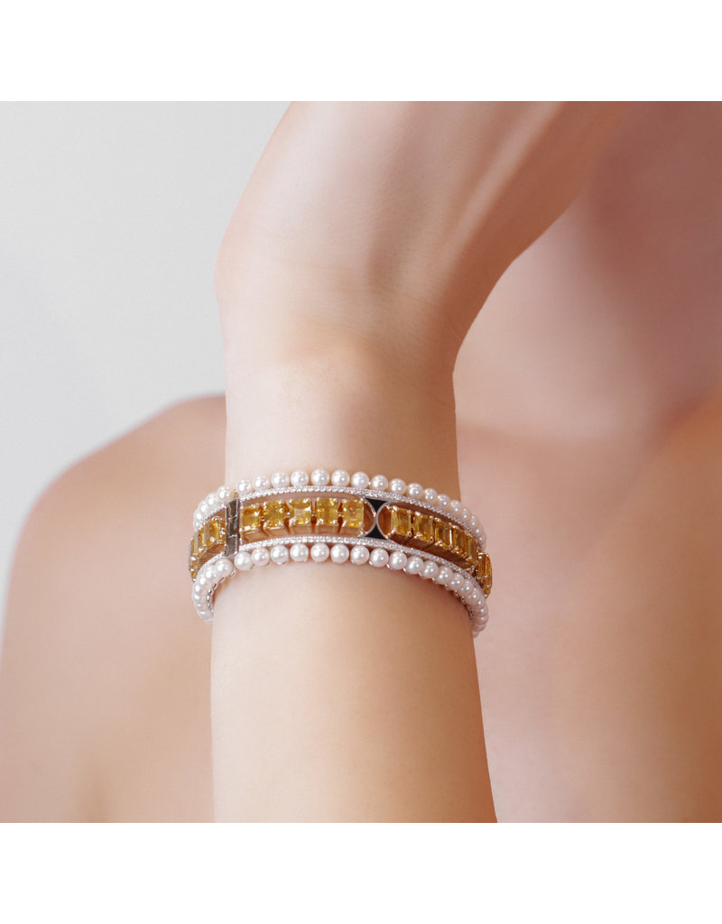 Calliope Maze Bangle in Yellow Gold