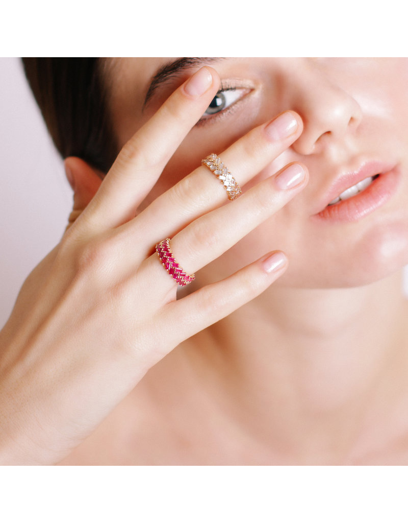 Shanhan Chevron Ring in Yellow Gold with Diamonds