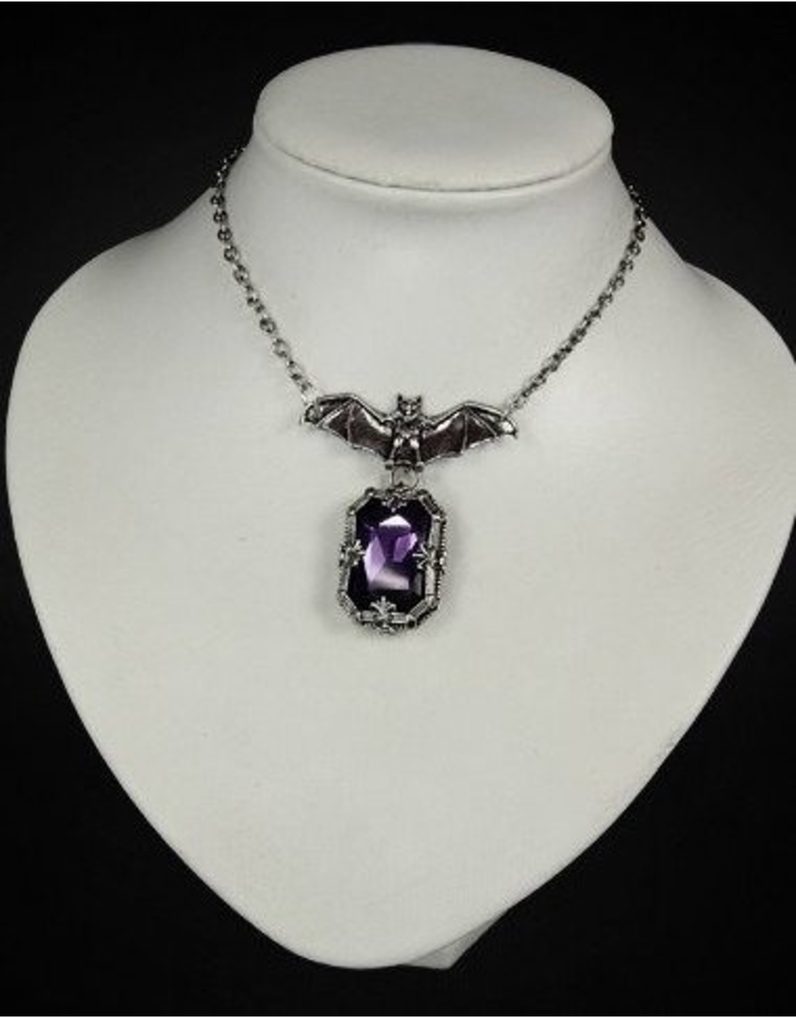 Restyle Gothic jewellery Steampunk jewellery - Pendant Bat with purple stone Night Whisper - Restyle