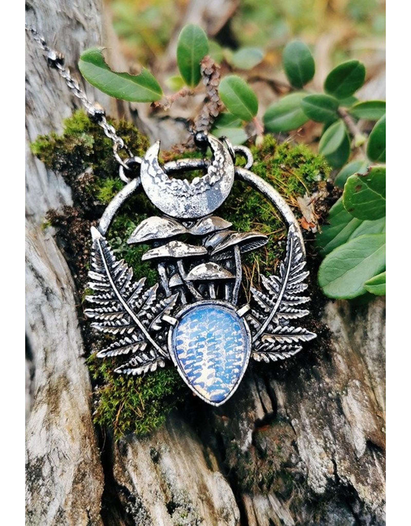 Restyle Gothic and Steampunk accessories - Moonstone necklace Magic Forest - Restyle