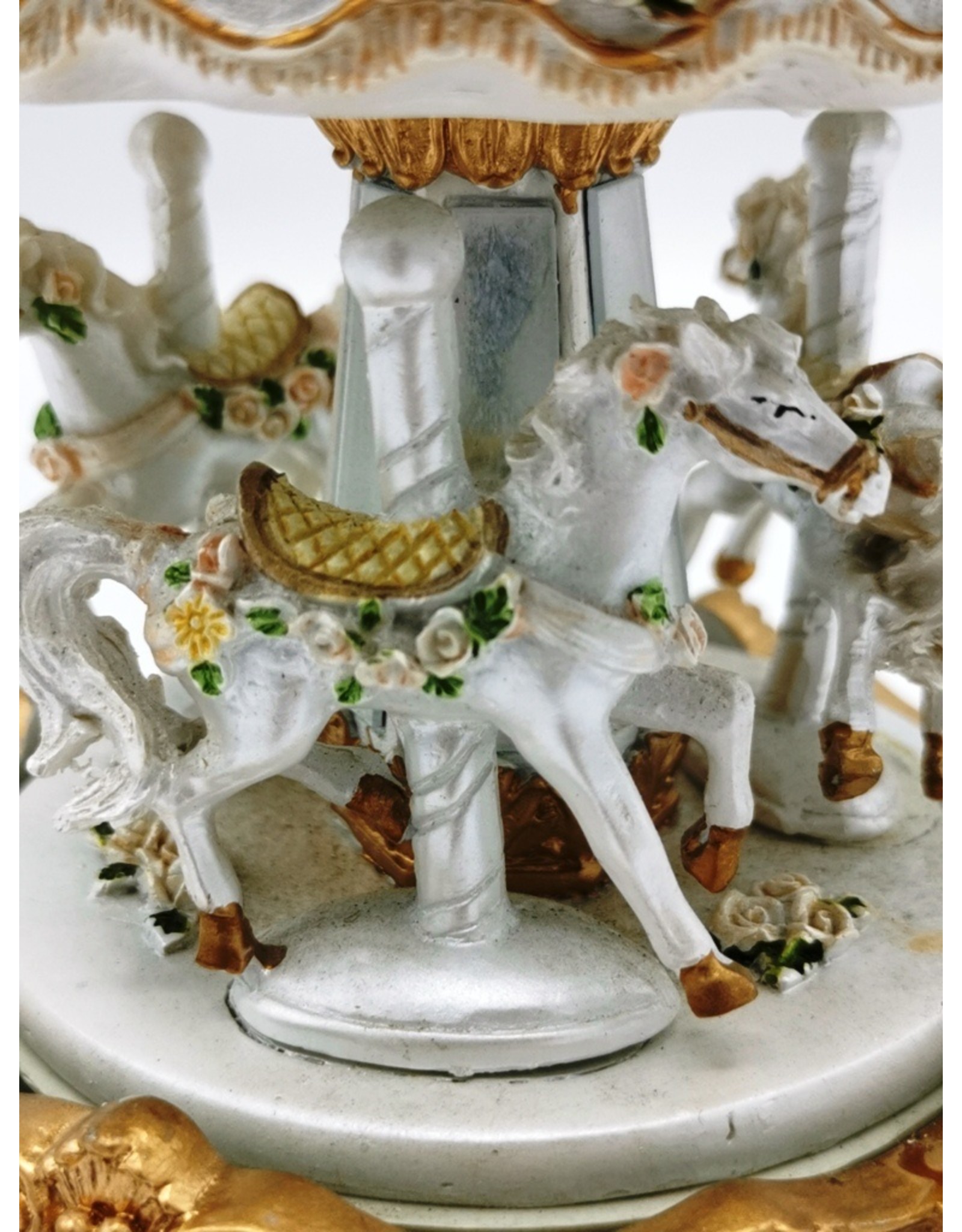 Trukado Giftware & Lifestyle - Music box Vintage Carousel (medium)