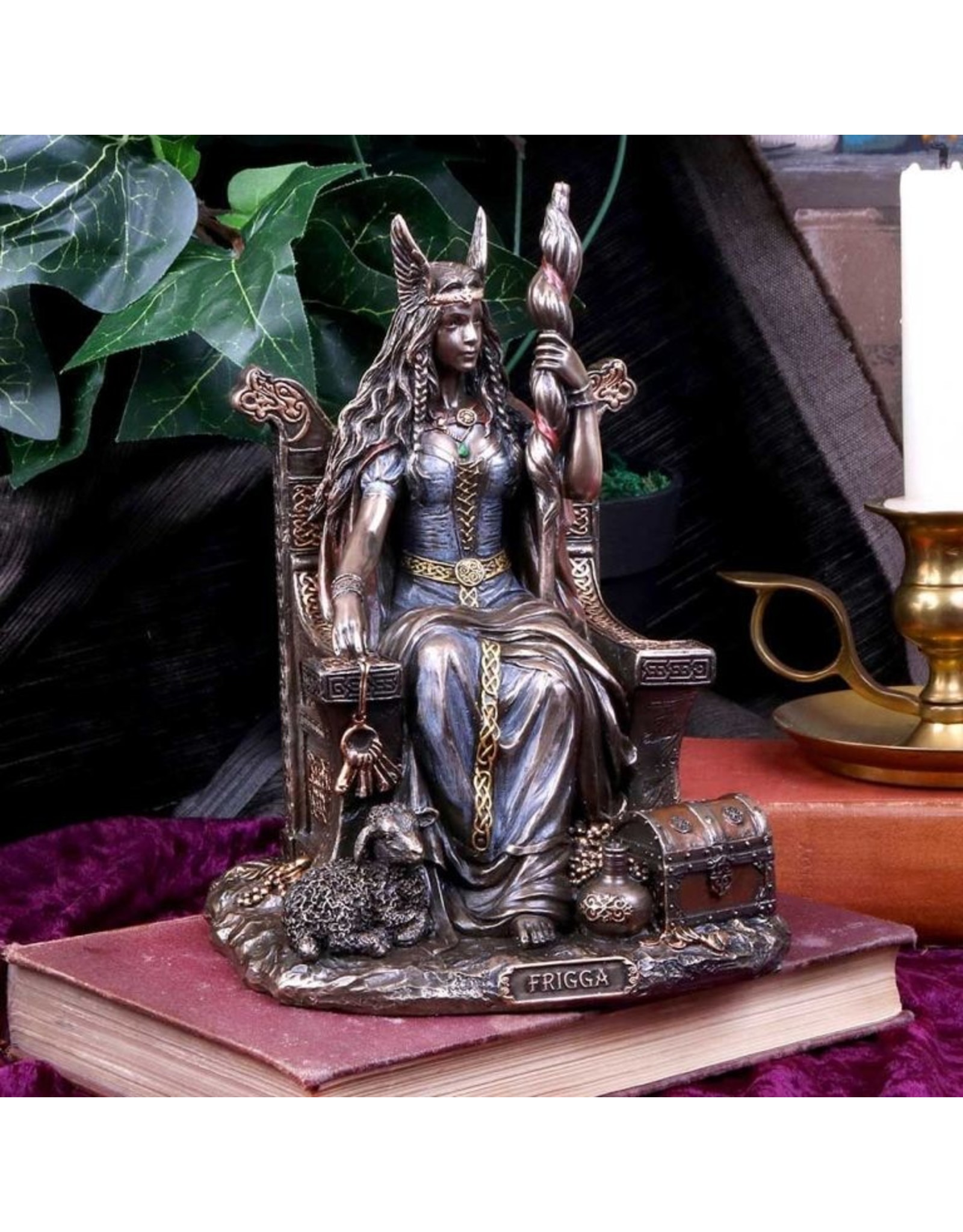 Veronese Design Giftware & Lifestyle - Frigga Noorse Godin van Wijsheid Gebronsd Beeld