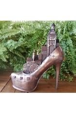 Veronese Design Giftware & Lifestyle - Steampunk Stiletto Ironopolis - Schoen met Dorp 25,5cm