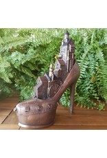 Veronese Design Giftware & Lifestyle - Steampunk Stiletto Ironopolis - Schoen met Dorp 25,5cm