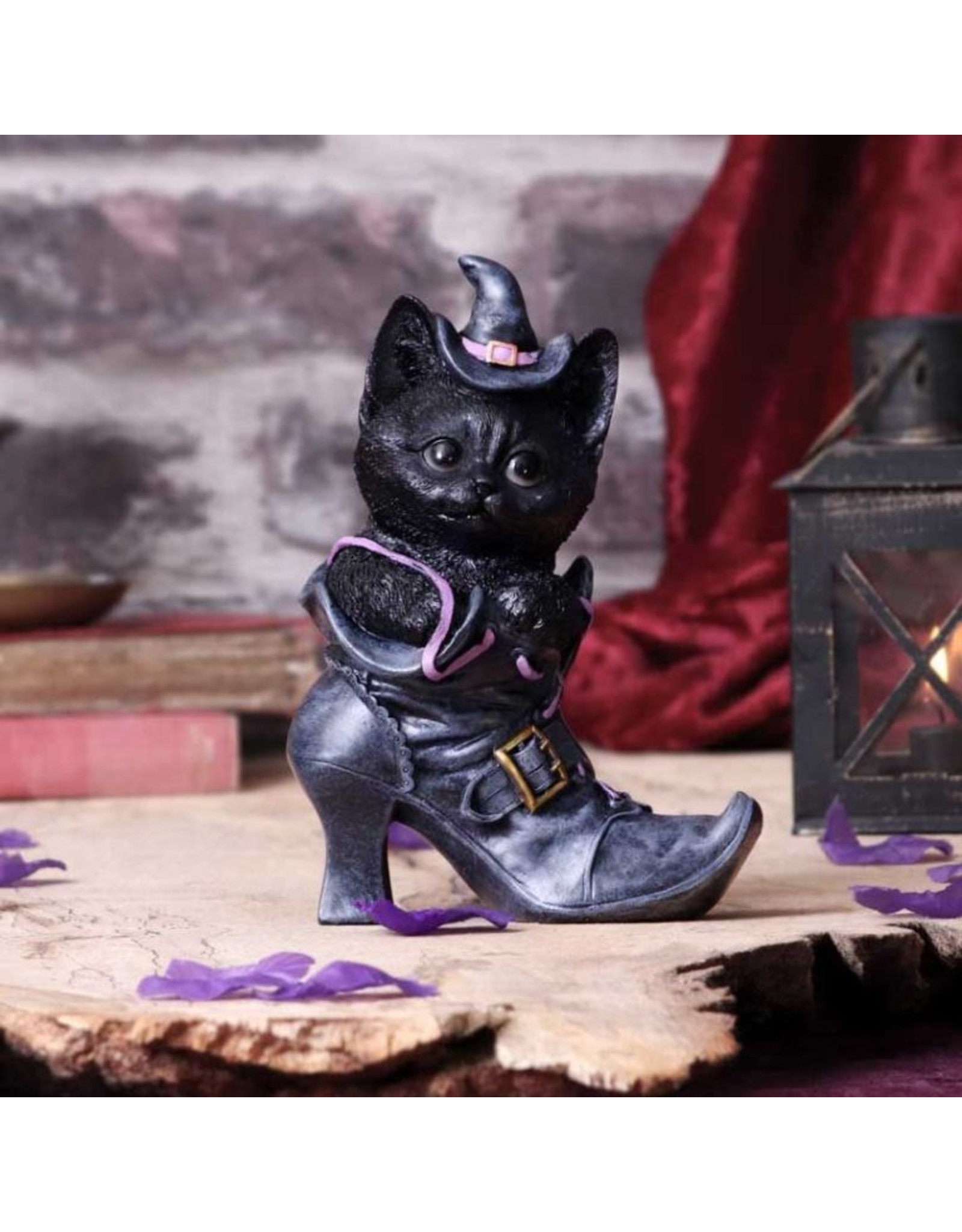 Alator Giftware & Lifestyle - Zwarte Kat met heksenhoed zittend in Laars Beeldje 18,5cm