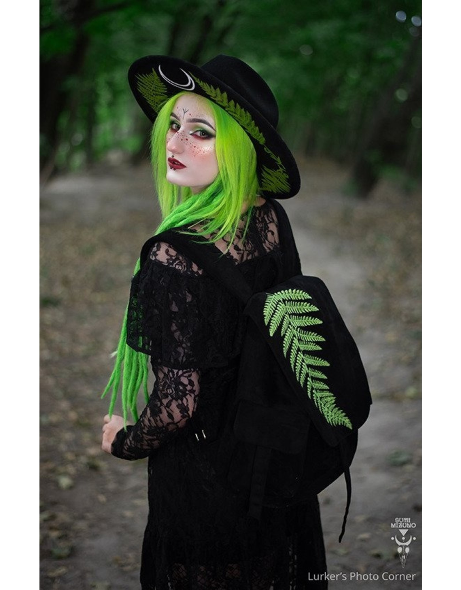 Restyle Gothic tassen Steampunk tassen - Rugzak Forest Witch met geborduurd Varen blad