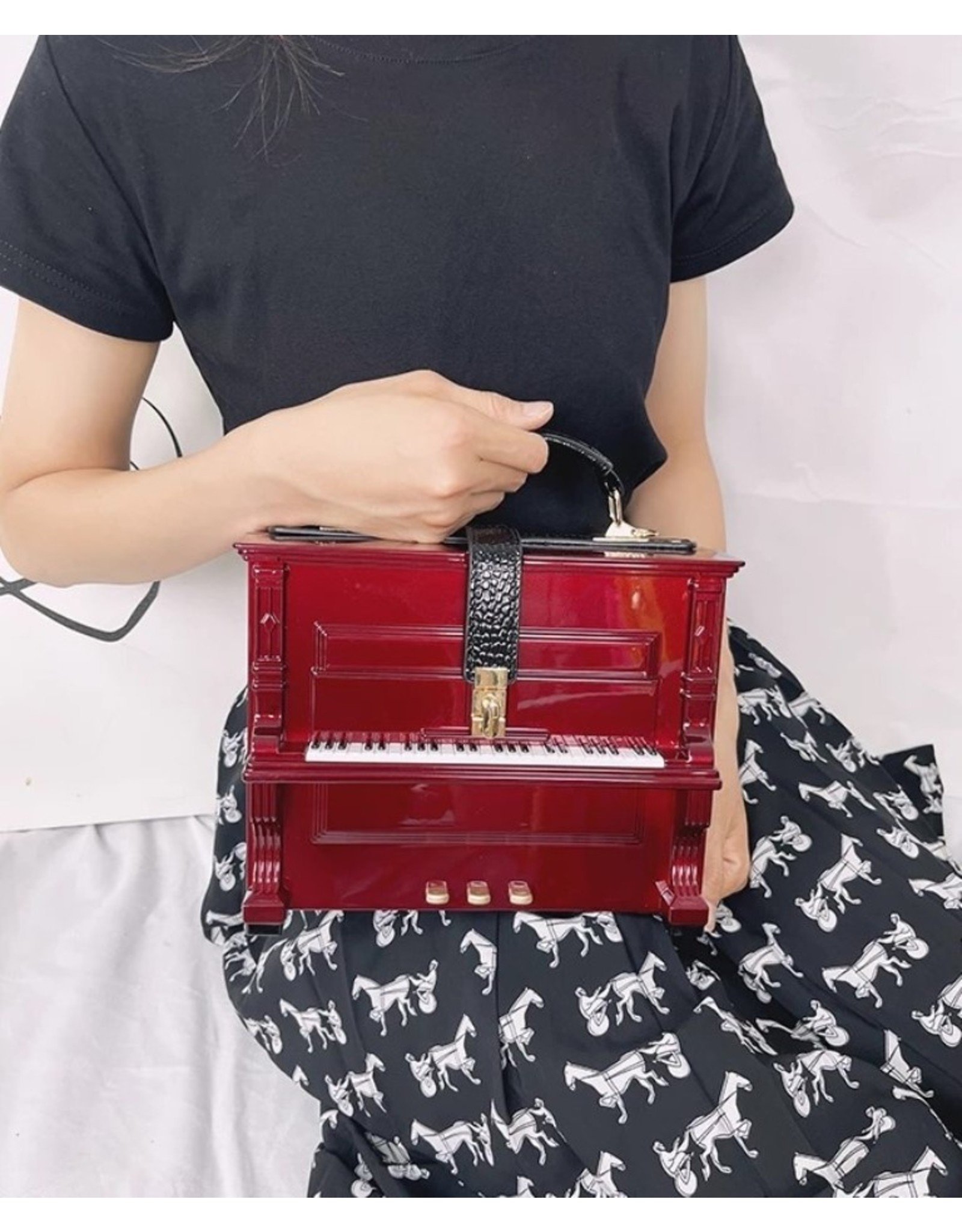 Magic Bags Fantasy bags and wallets - Piano Handbag in the shape of Real Pianored