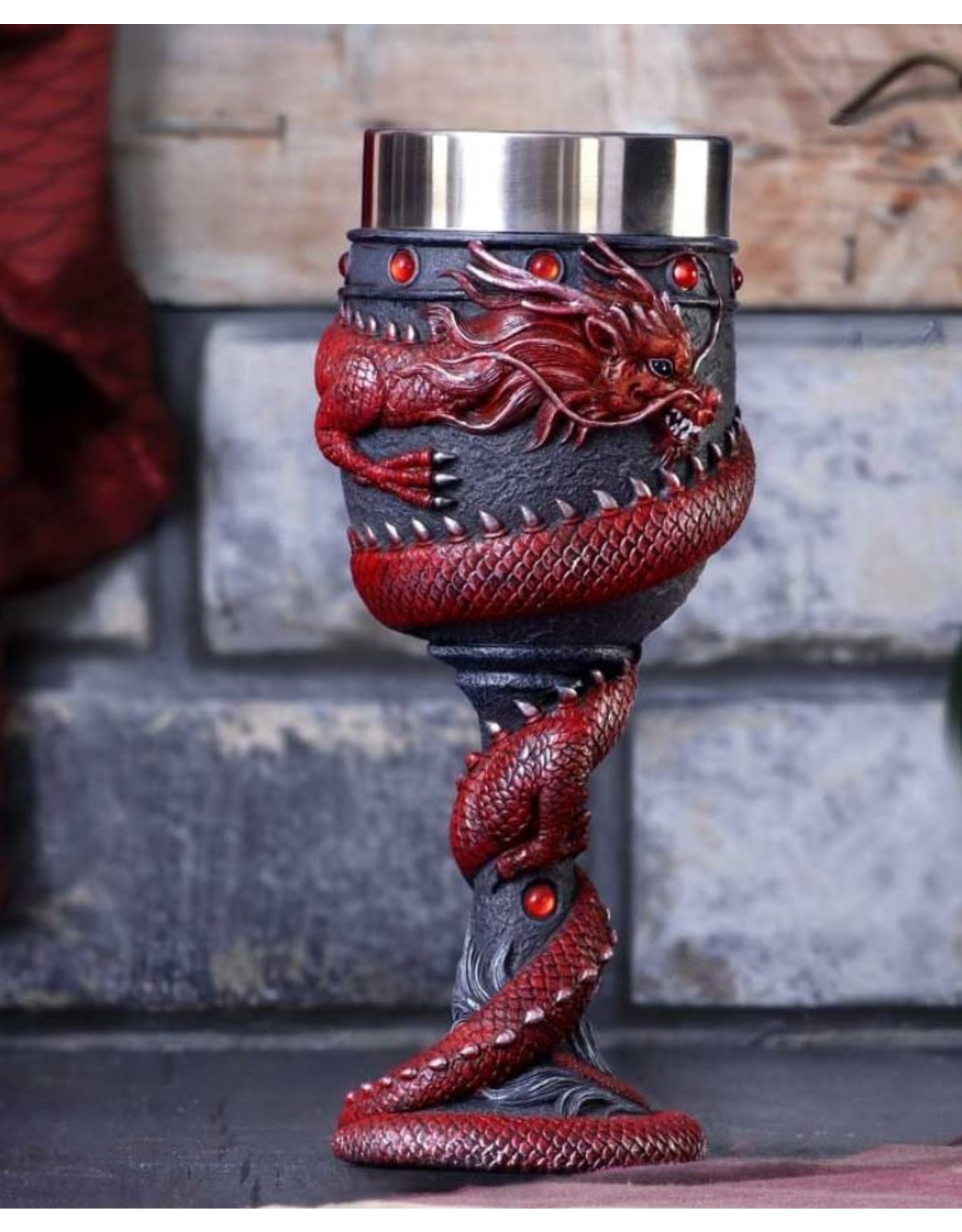Alator Giftware & Lifestyle - Dragon Coil Kelk met Rode Draak 20cm