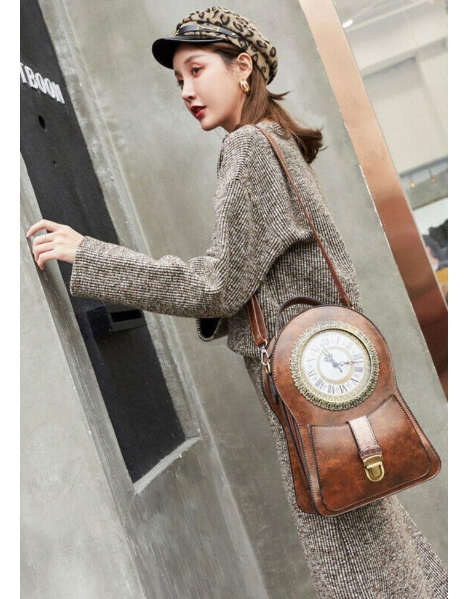 Magic Bags Gothic bags Steampunk bags - Backpack with Real Working Clock brown