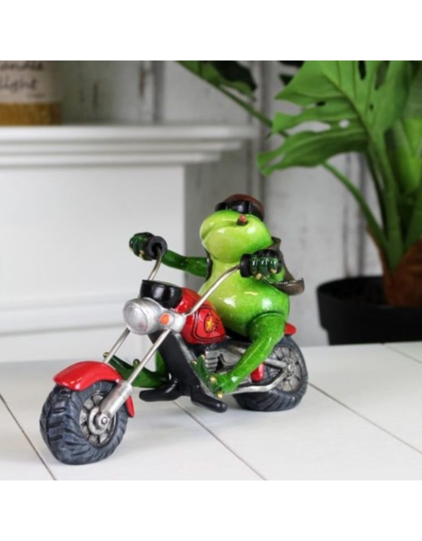 Goldbach Giftware & Lifestyle - Frog on Chopper figurine - 20cm