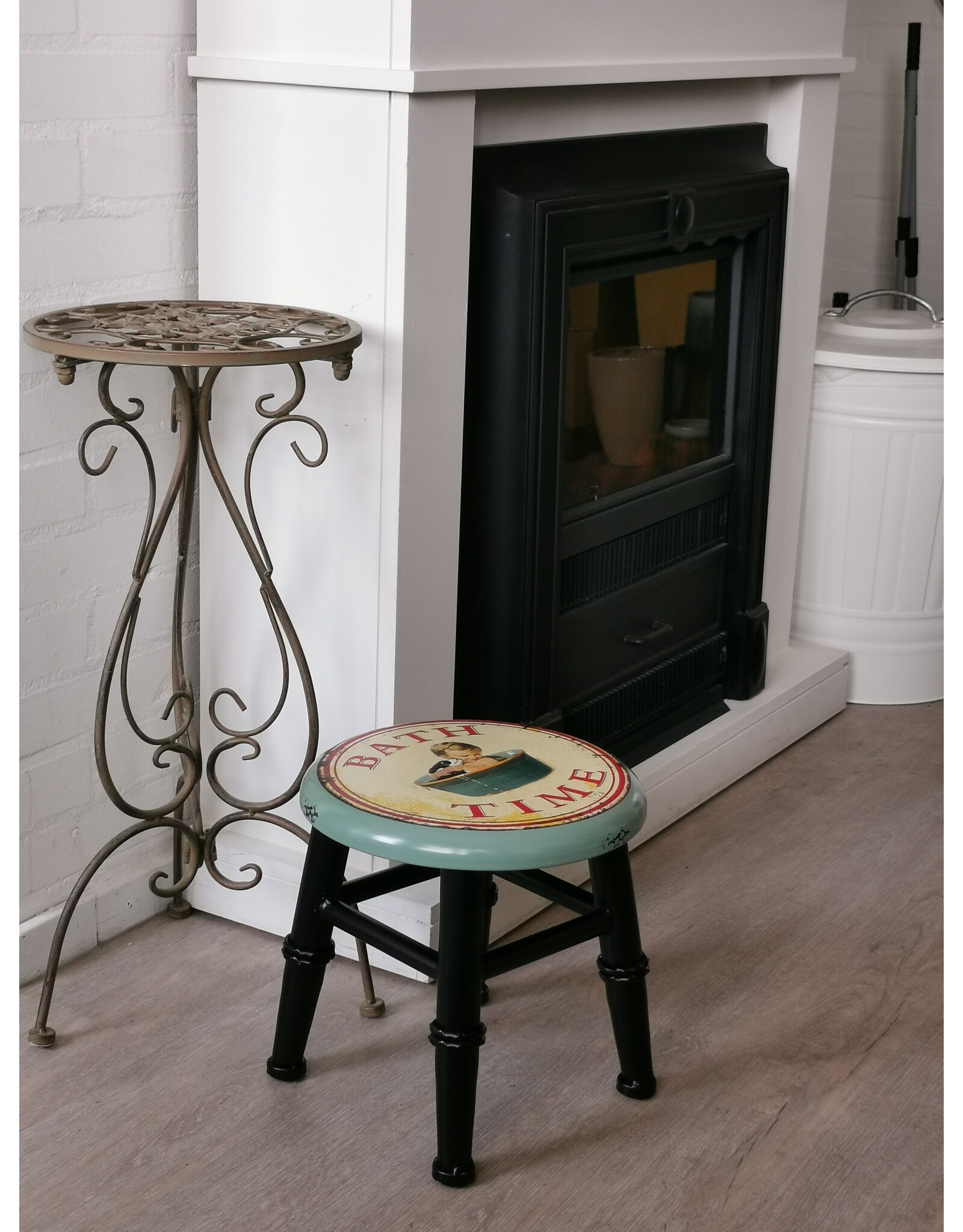 Trukado Miscellaneous - Iron Vintage Stool - Plant table "Bath Time"