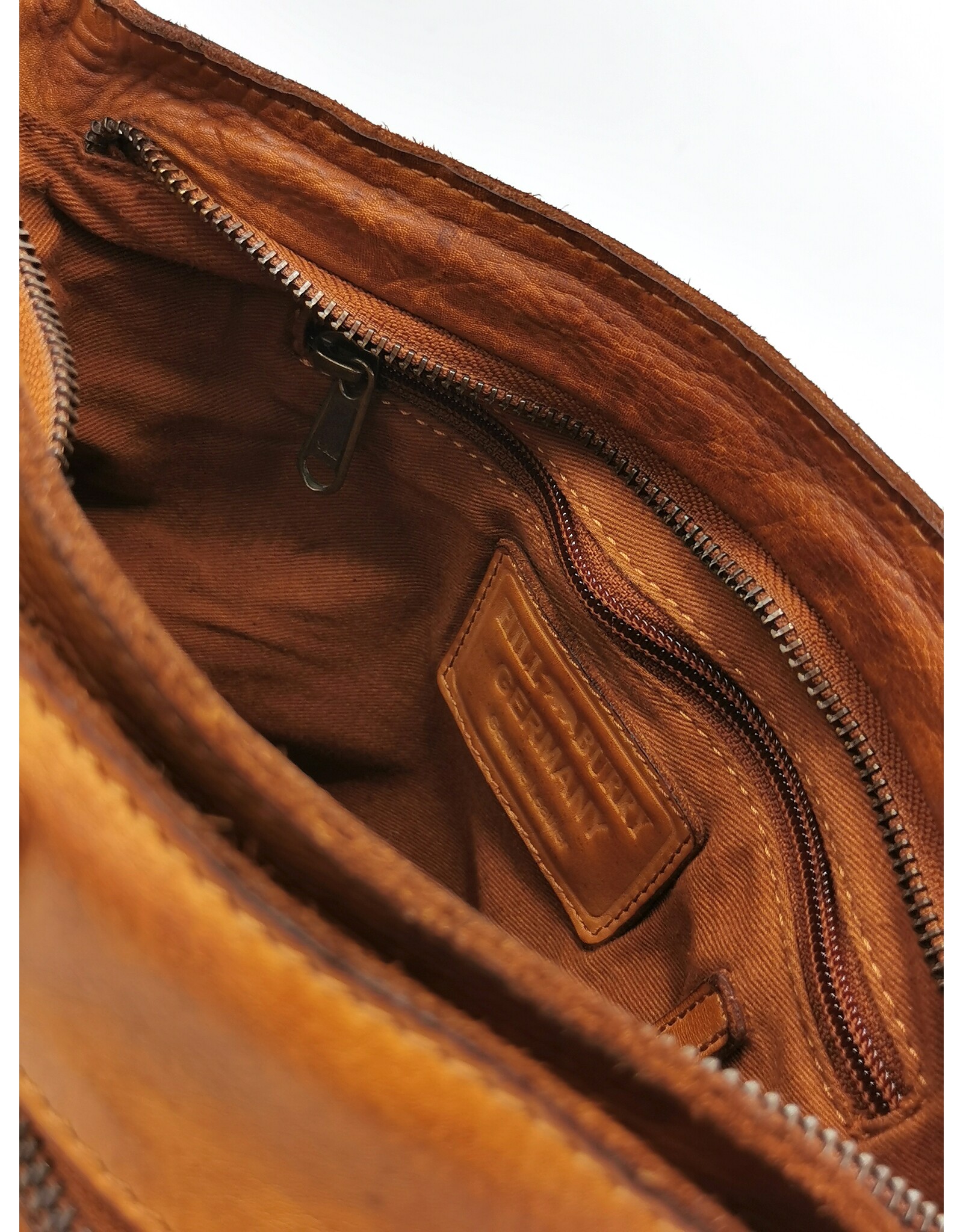 HillBurry Leather Shoulder bags  leather crossbody bags - HillBurry Shoulder Bag with multiple pockets washed leather cognac