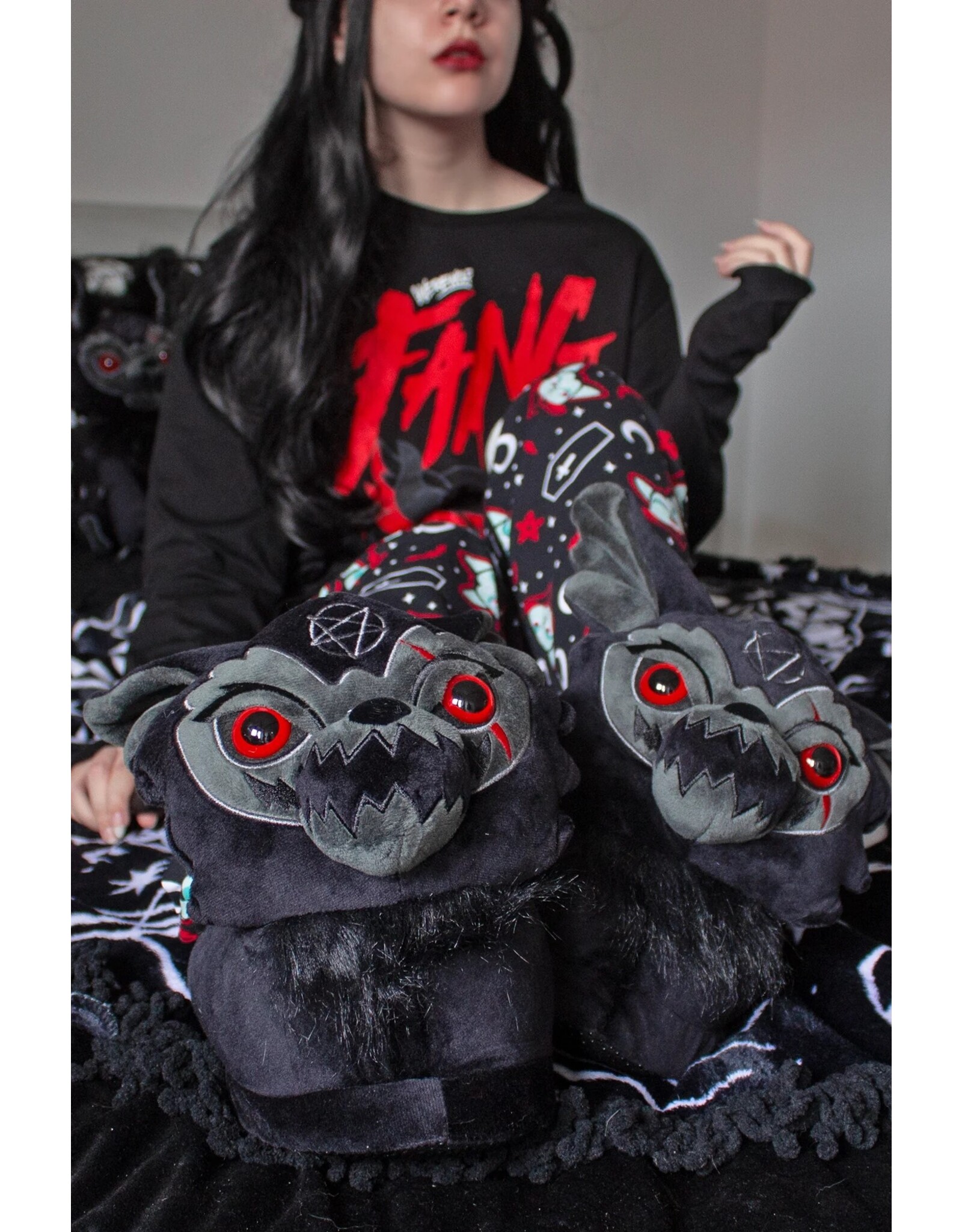 Killstar Killstar bags and accessories - Killstar KREEPTURES Slippers Werewolf Fang