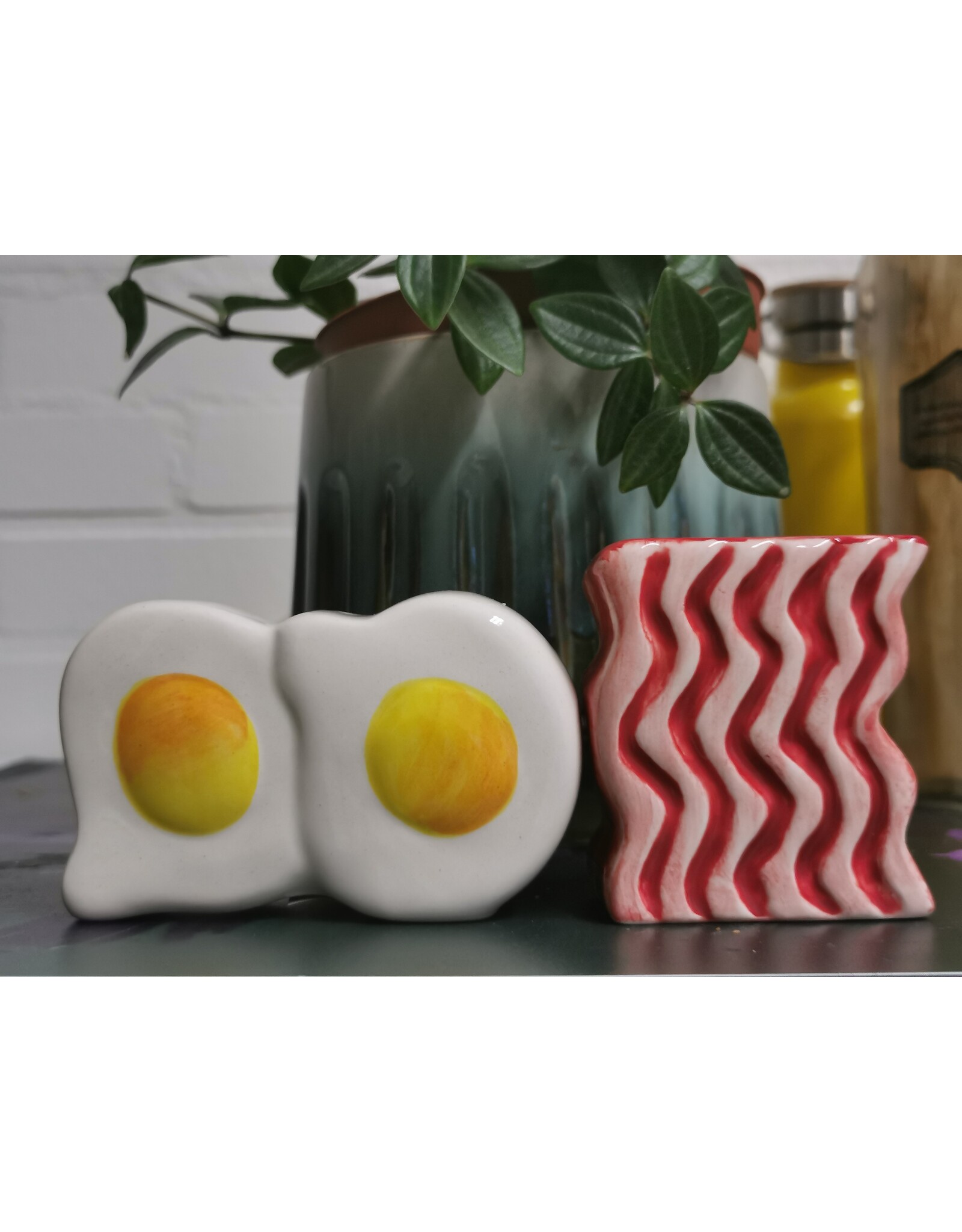 MC Giftware & Lifestyle - Salt & Pepper set "Bacon and Egg"