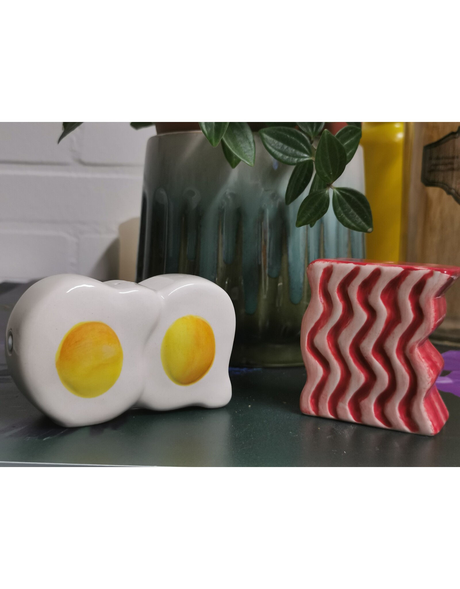 MC Giftware & Lifestyle - Salt & Pepper set "Bacon and Egg"