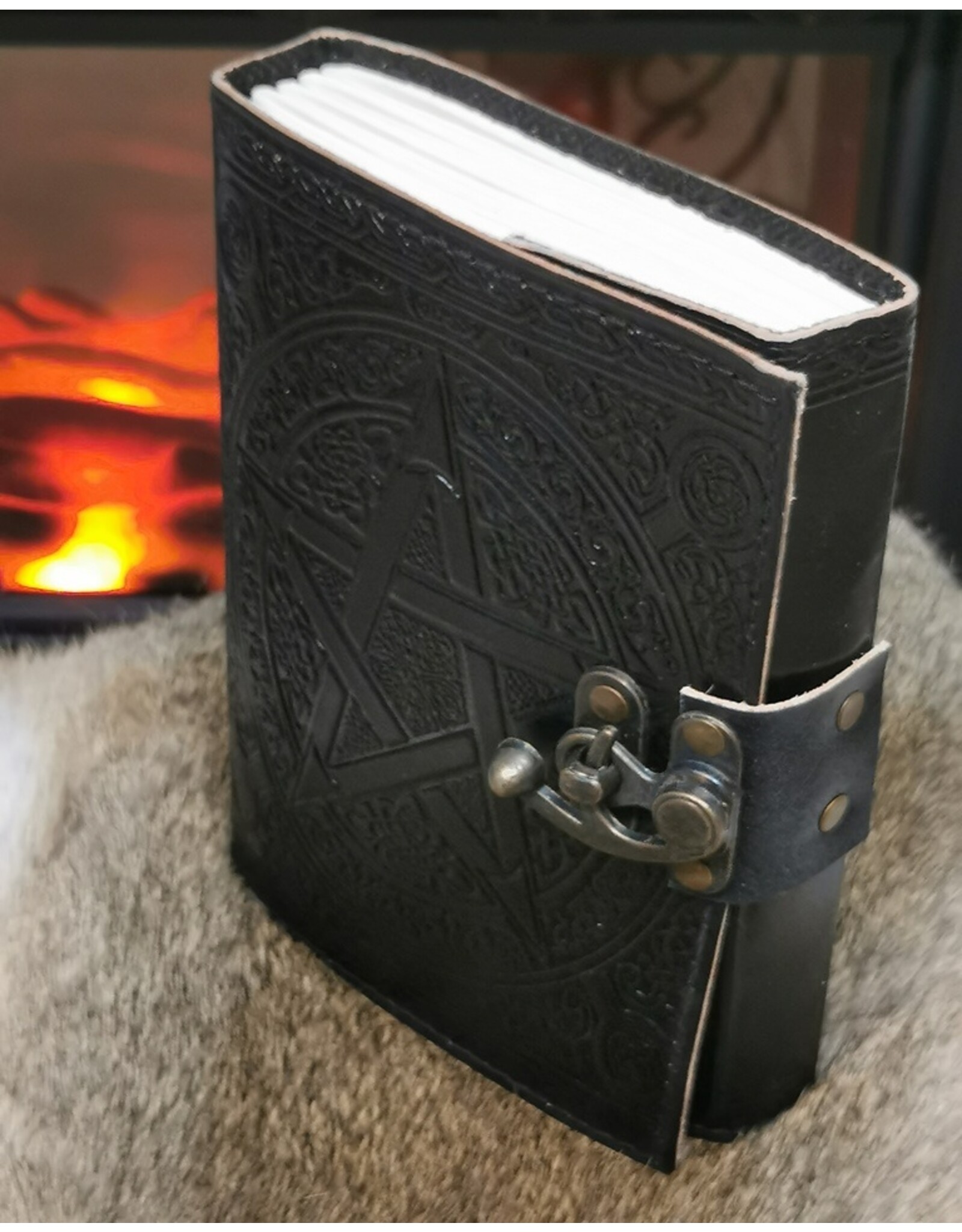 Something Different Miscellaneous -  Pentagram Leather Jornal (noteboek)