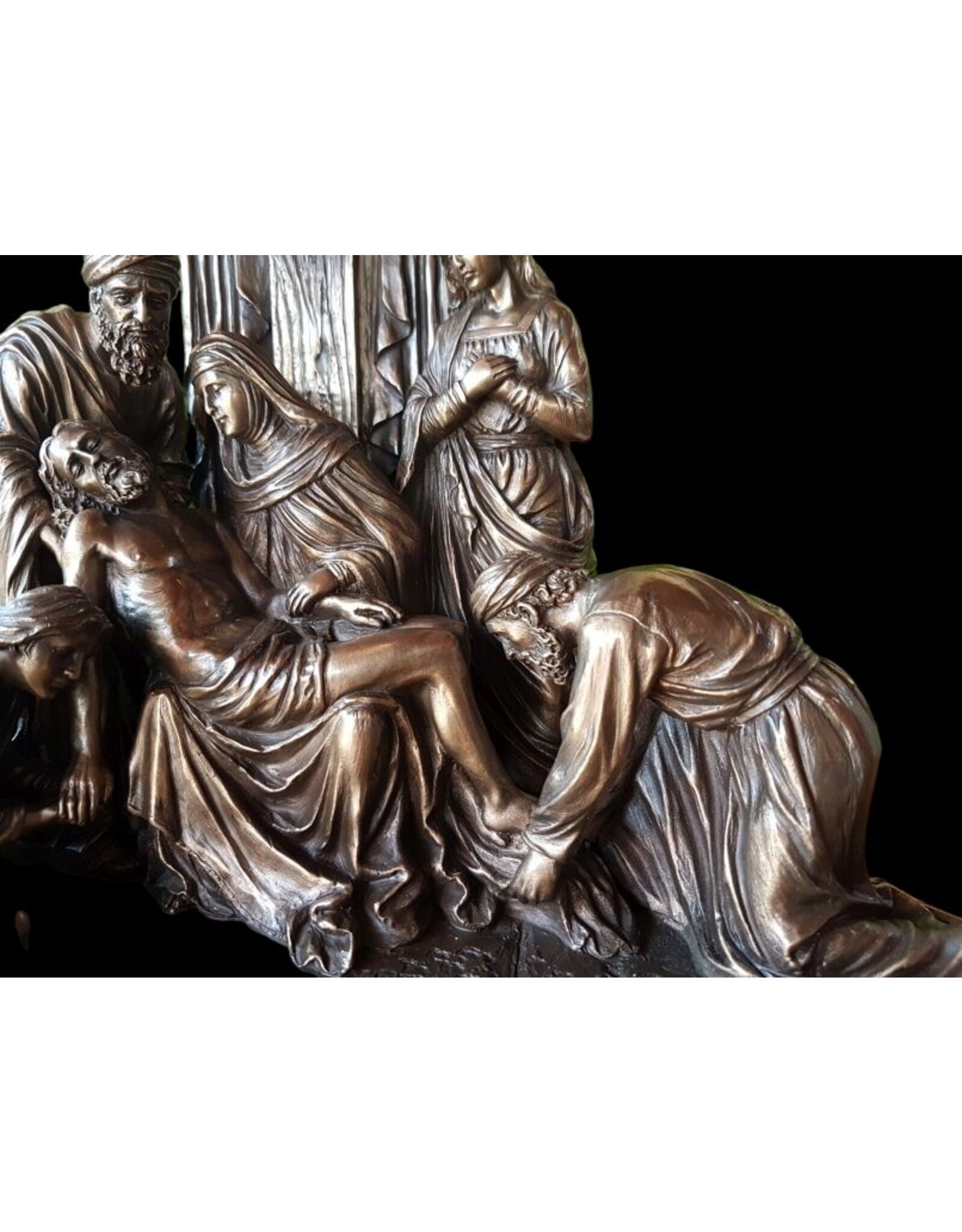 Veronese Design Giftware & Lifestyle - Jesus removed from the cross in Calvary Veronese Design