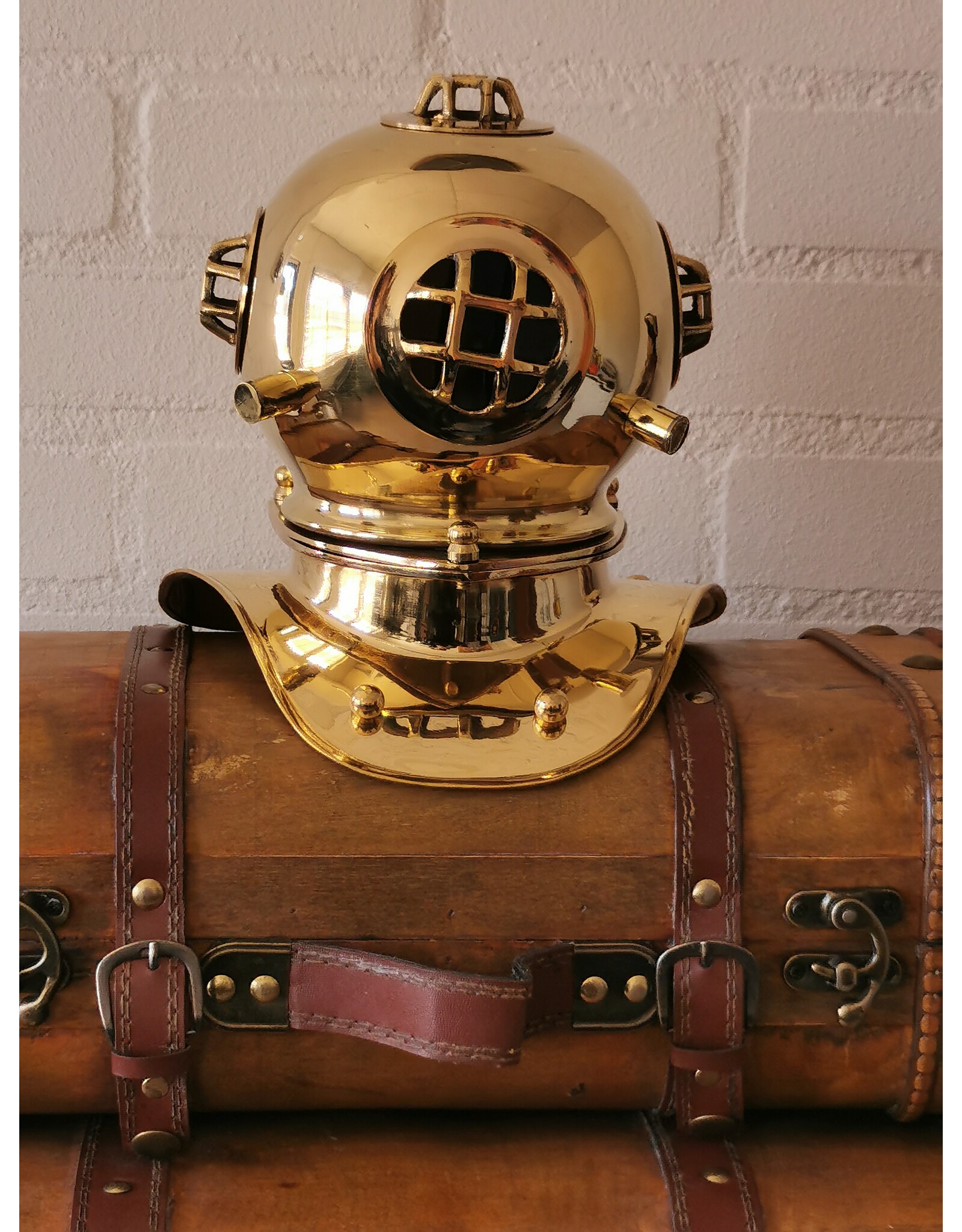 Trukado Giftware & Lifestyle - Diving helmet home decoration