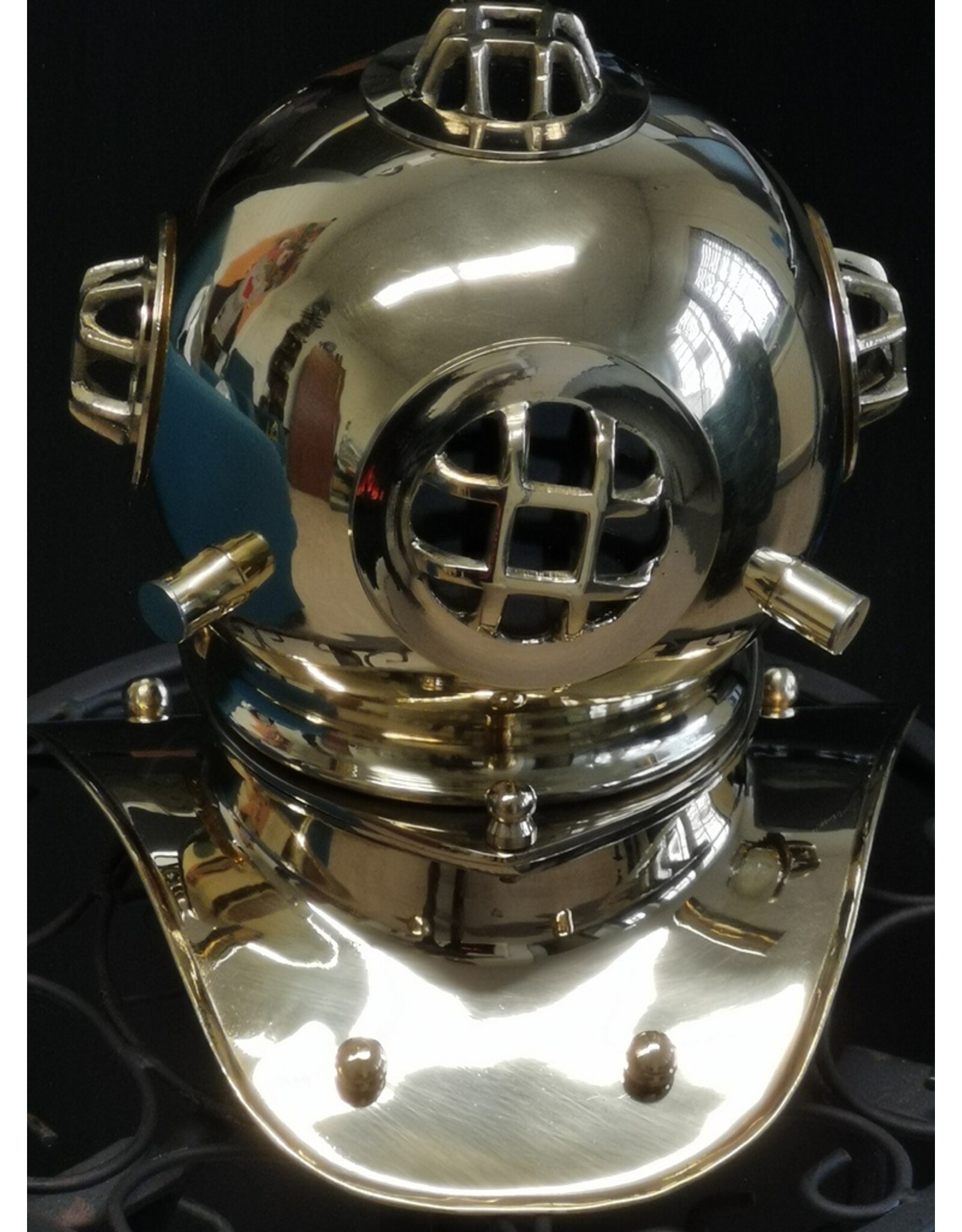 Trukado Giftware & Lifestyle - Diving helmet home decoration