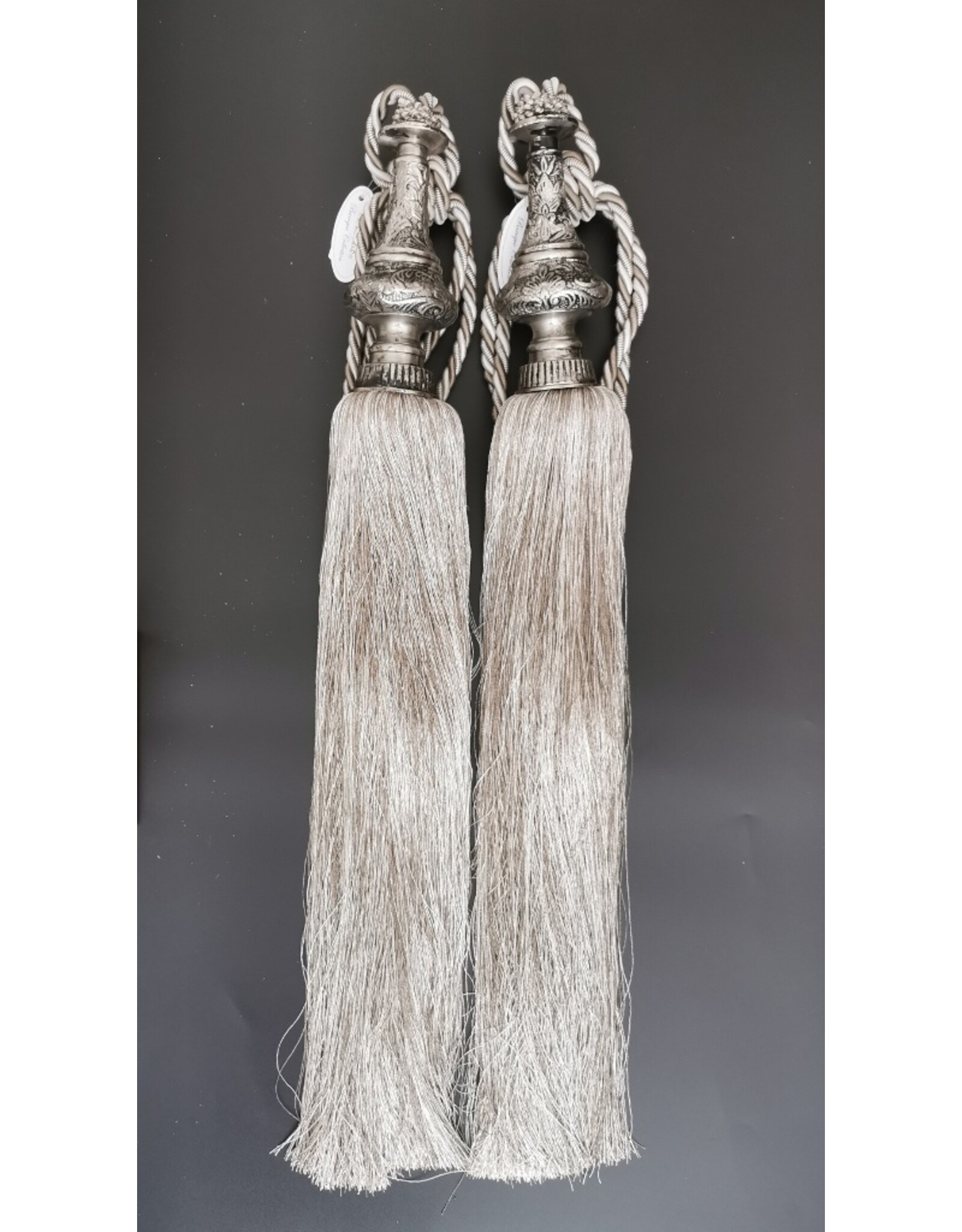 Dutch Style Miscellaneous - Tassel Baroque Style Silver Gray (Large)