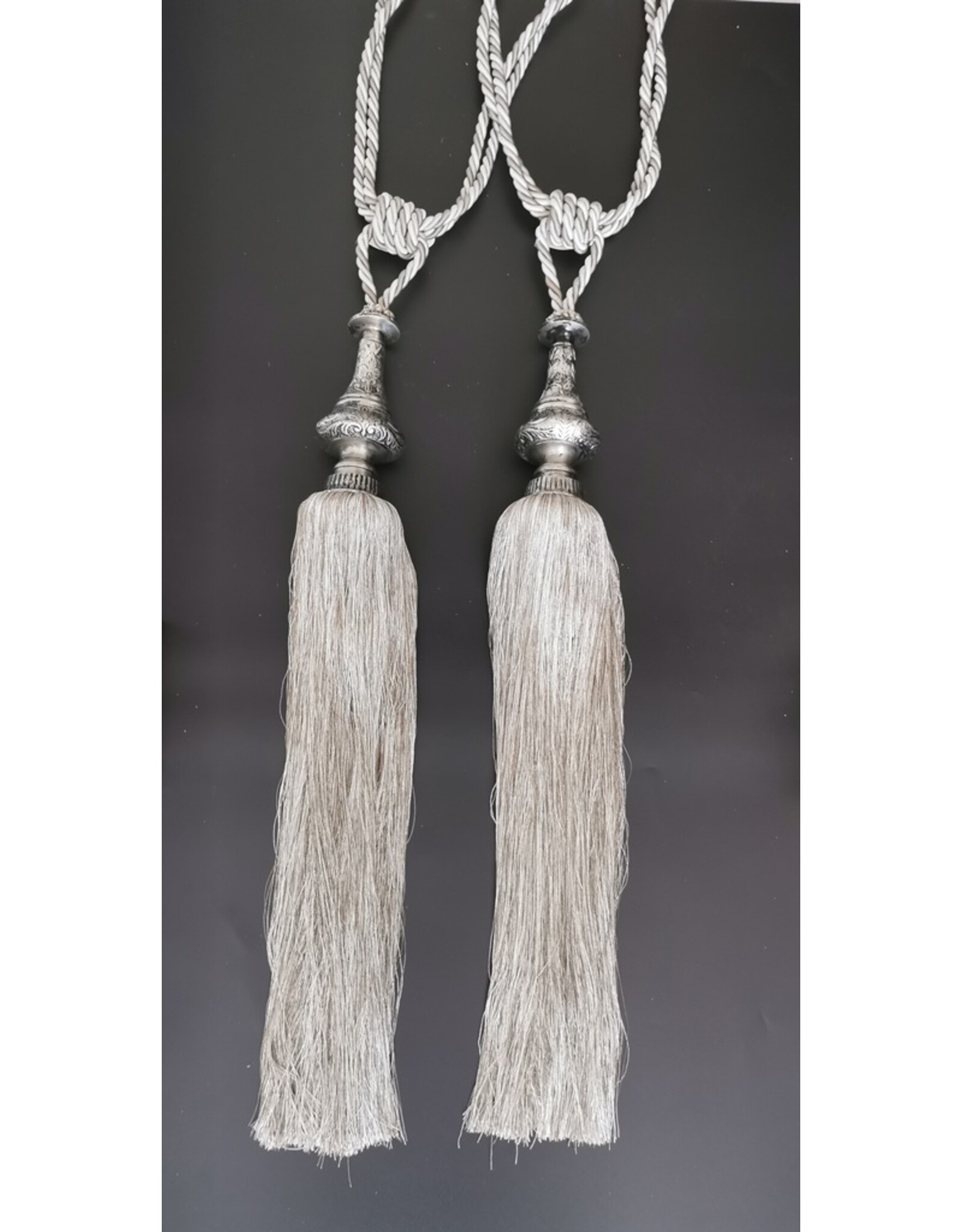 Dutch Style Miscellaneous - Tassel Baroque Style Silver Gray (Large)