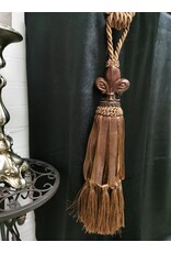 Dutch Style Miscellaneous - Tassel Baroque Style Fleur de Lis Brown