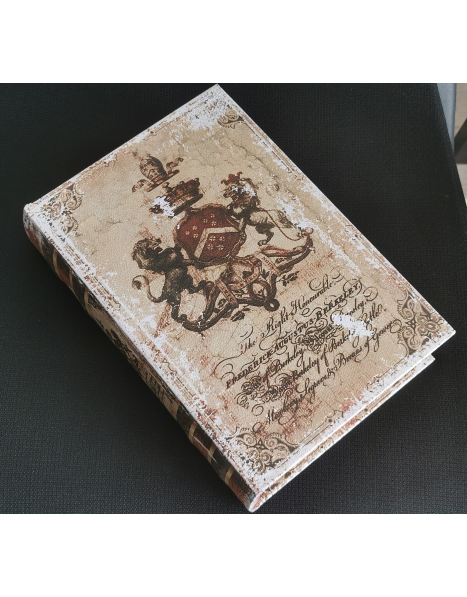 Trukado Miscellaneous - Coat of Arms Book Box 27cm