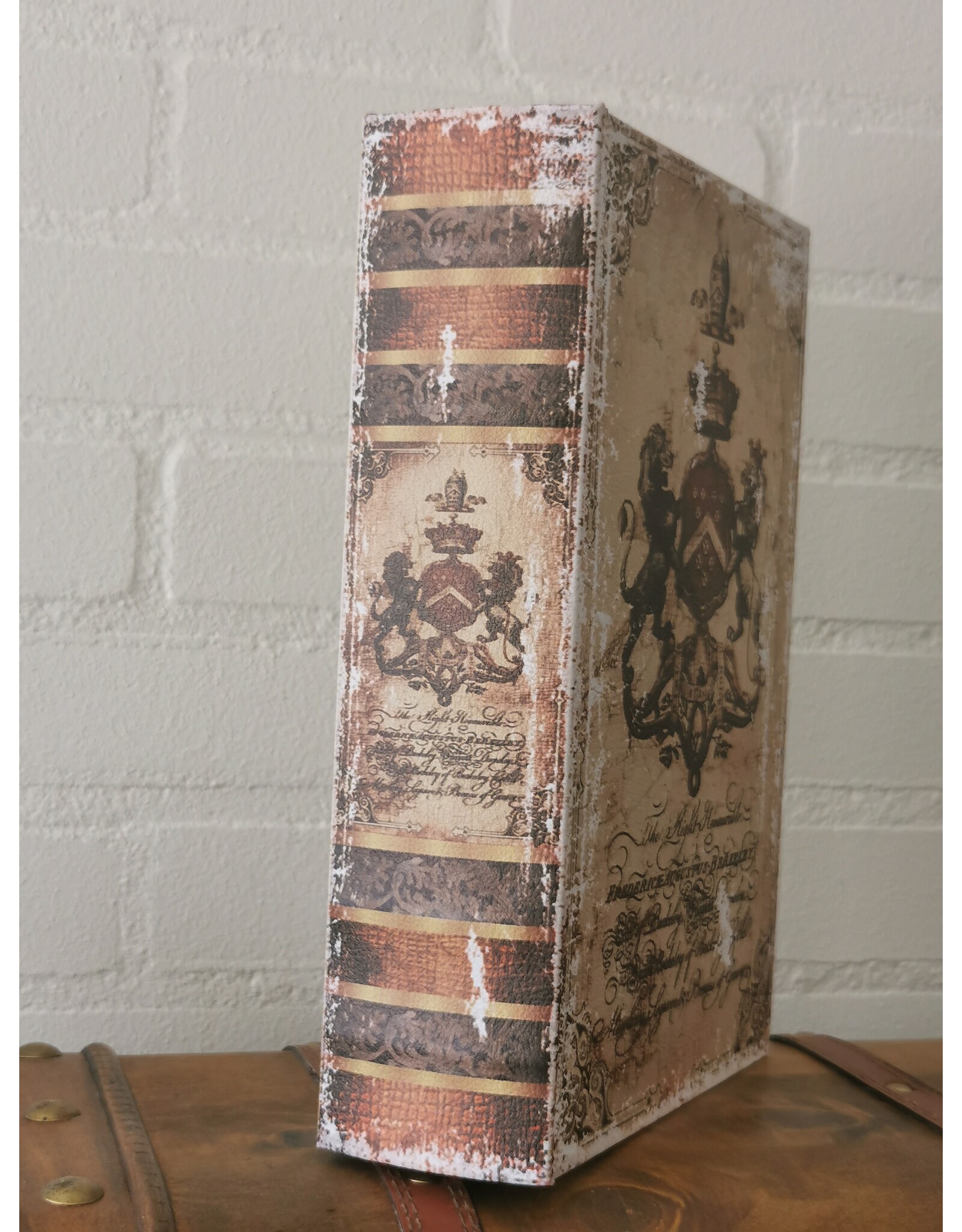 DS Miscellaneous - Coat of Arms Book Box 23cm