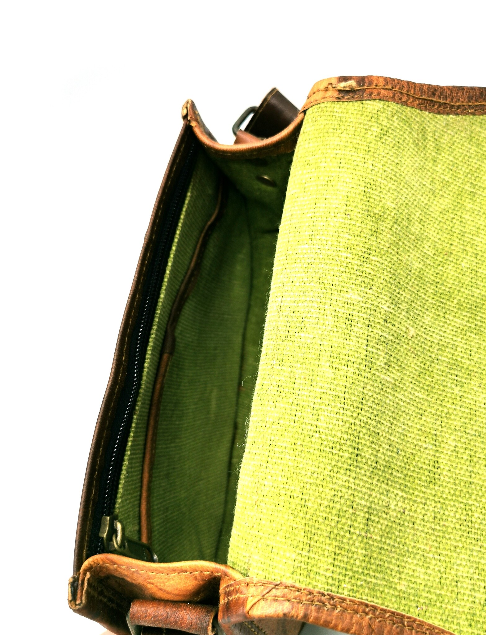 Trukado Leather Shoulder bags  Leather crossbody bags - Leather Saddle Bag with slide closure vintage leather