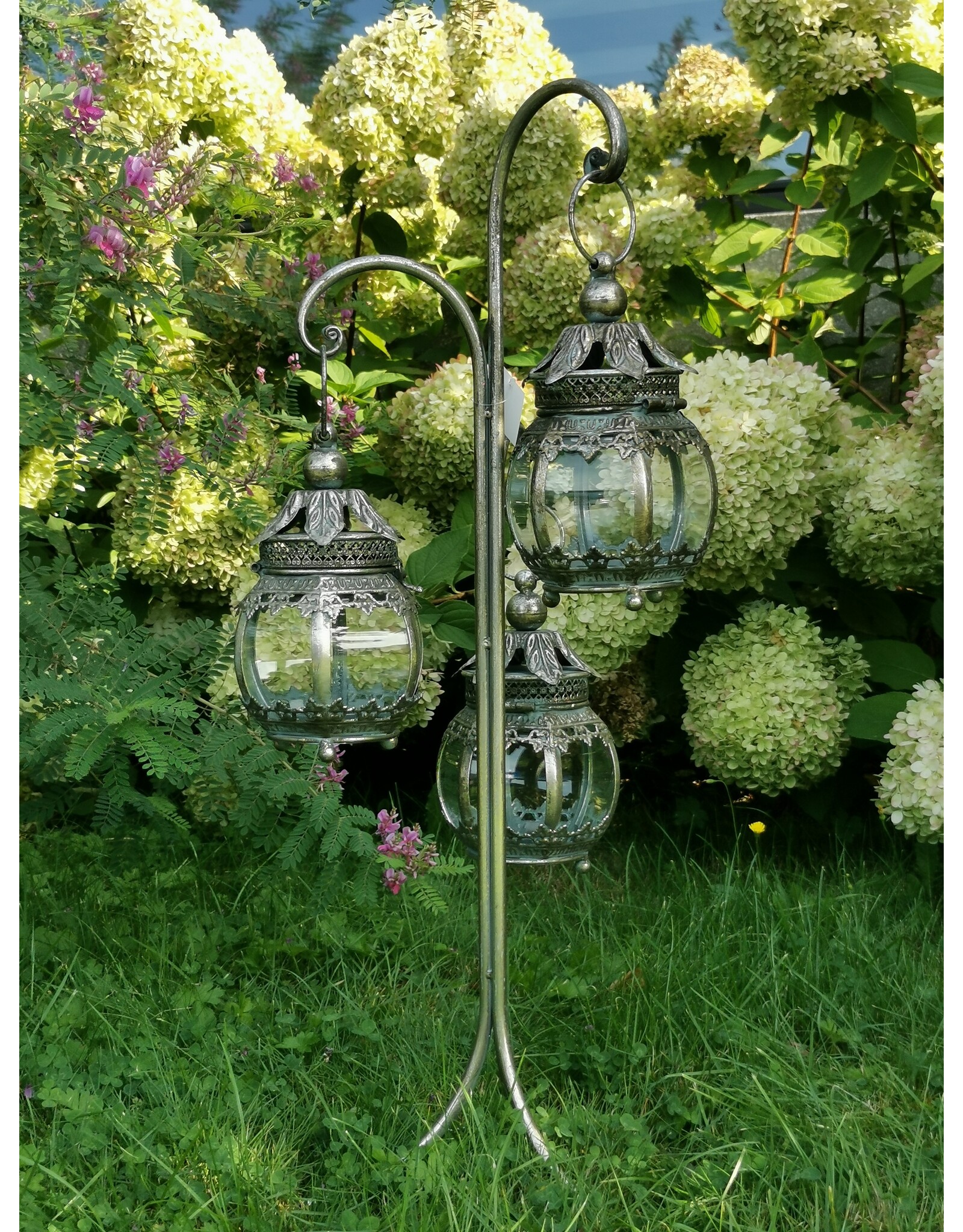 Trukado Miscellaneous - A Pair  of 3 Hanging Lanterns on Stand