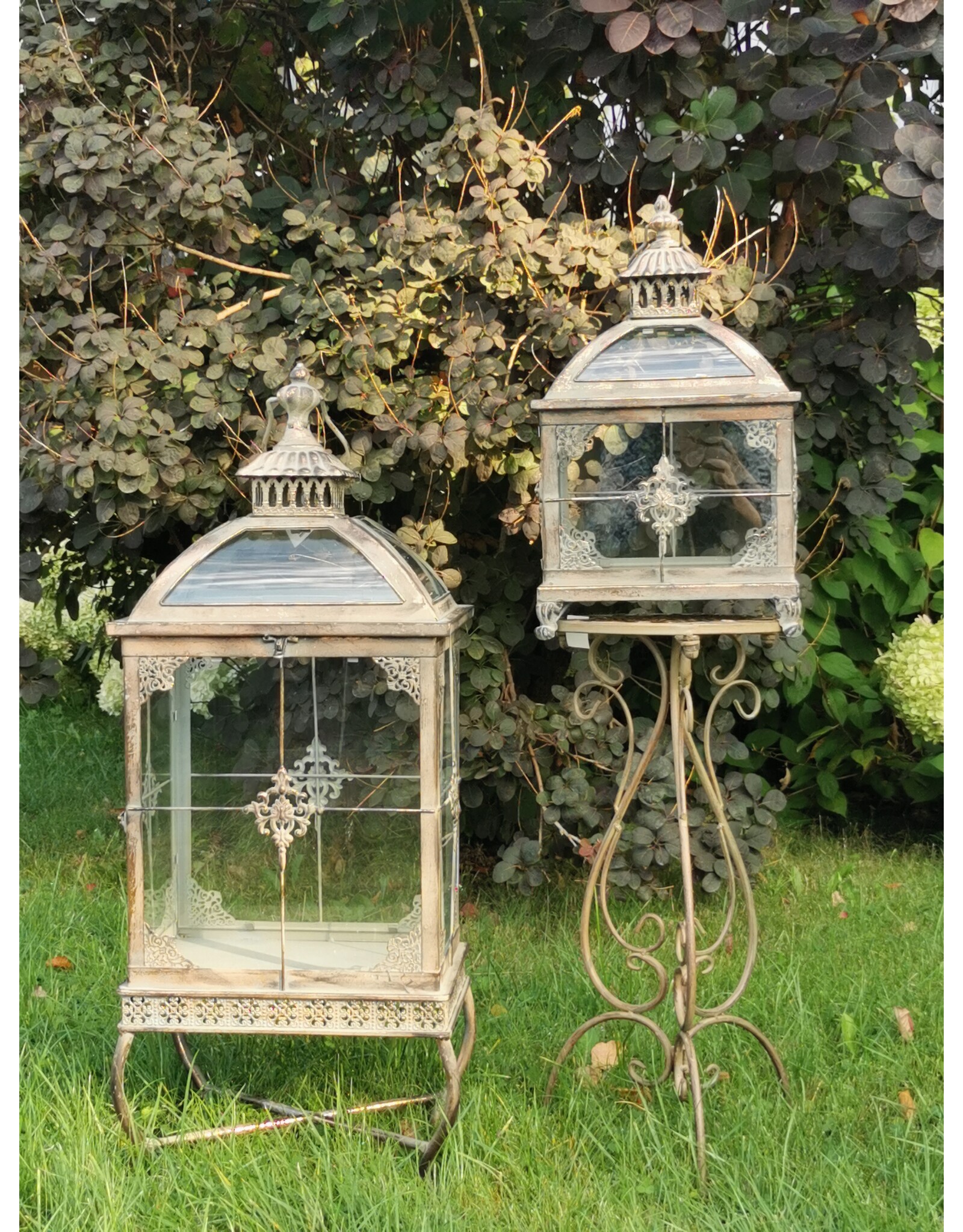 JB Miscellaneous - Set of 2 Lanterns on Base Victorian style