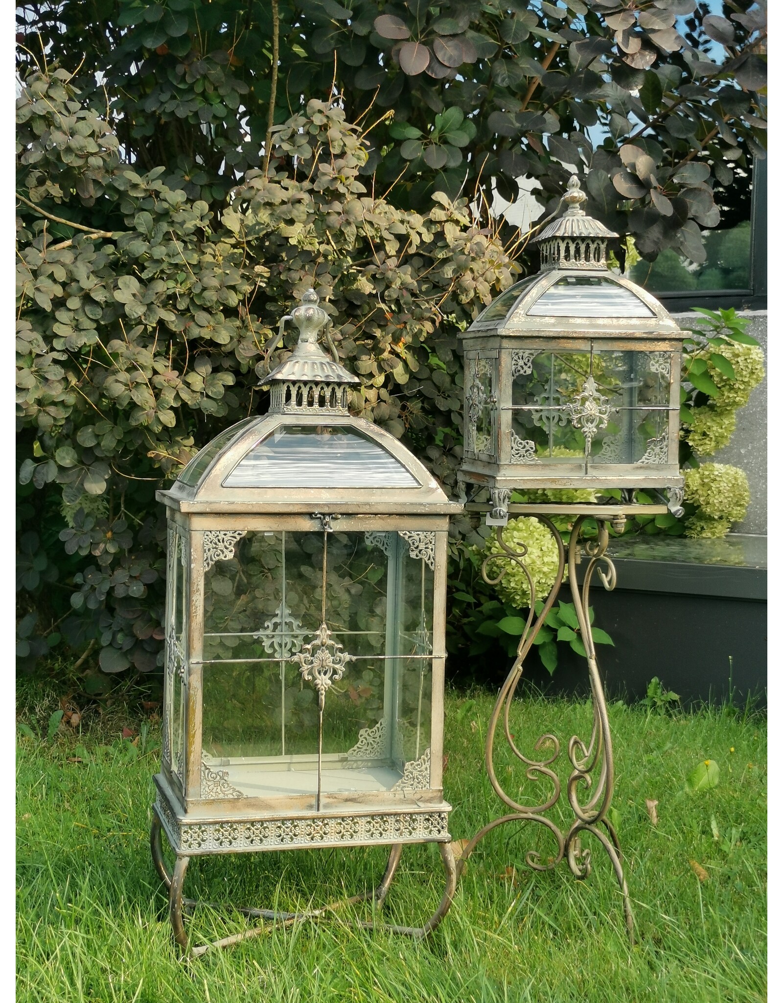 JB Miscellaneous - Set of 2 Lanterns on Base Victorian style