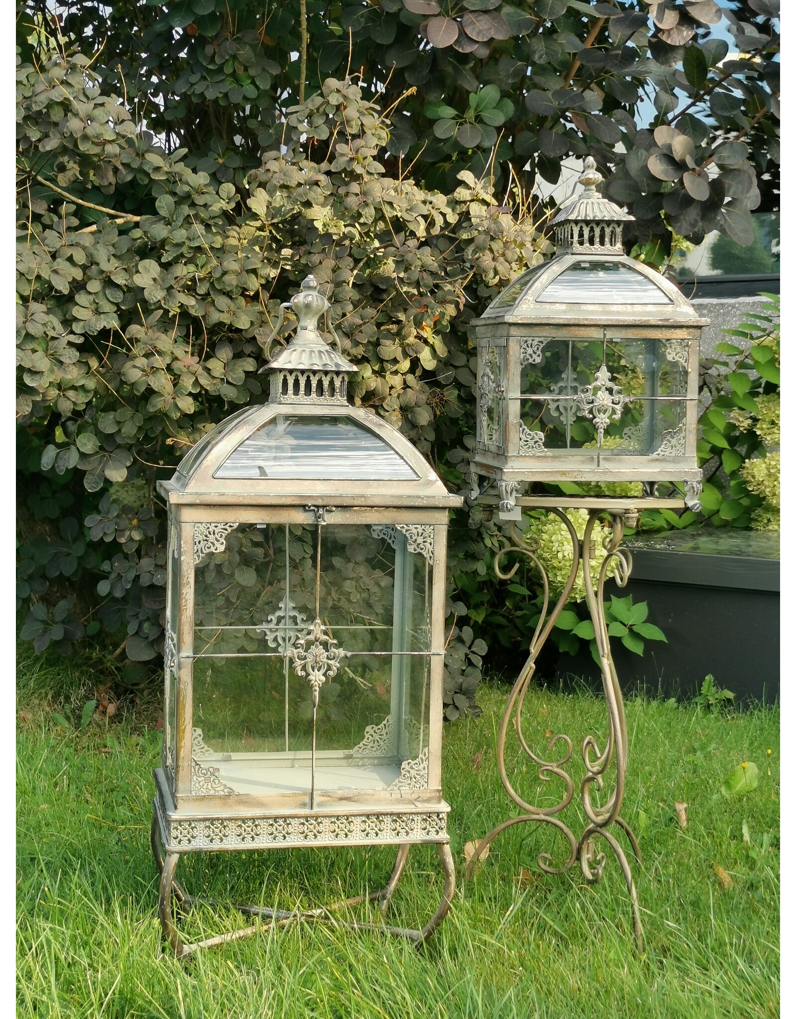 JB Miscellaneous - Set of 2 Lanterns on Base Victorian style