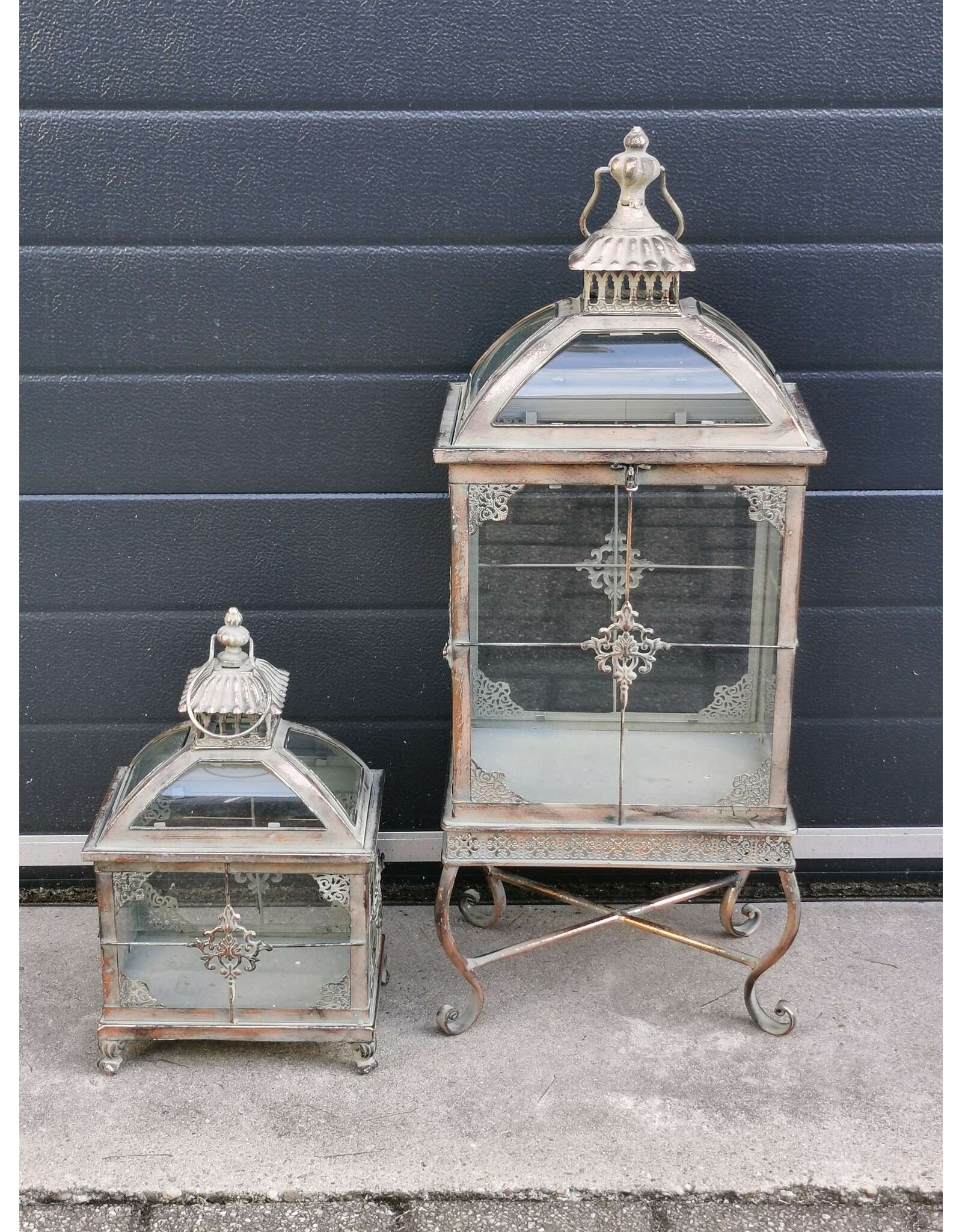 JB Miscellaneous - Set of 2 Lanterns on Base Victorian style
