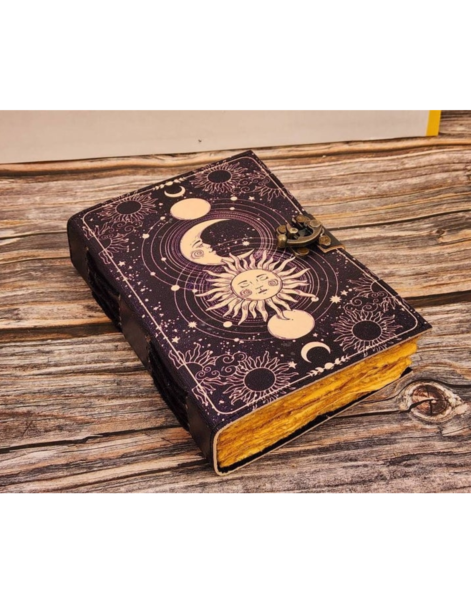 JM Handicrafts Miscellaneous - Celestial Zon & Maan Leren Vintage Notitieboek