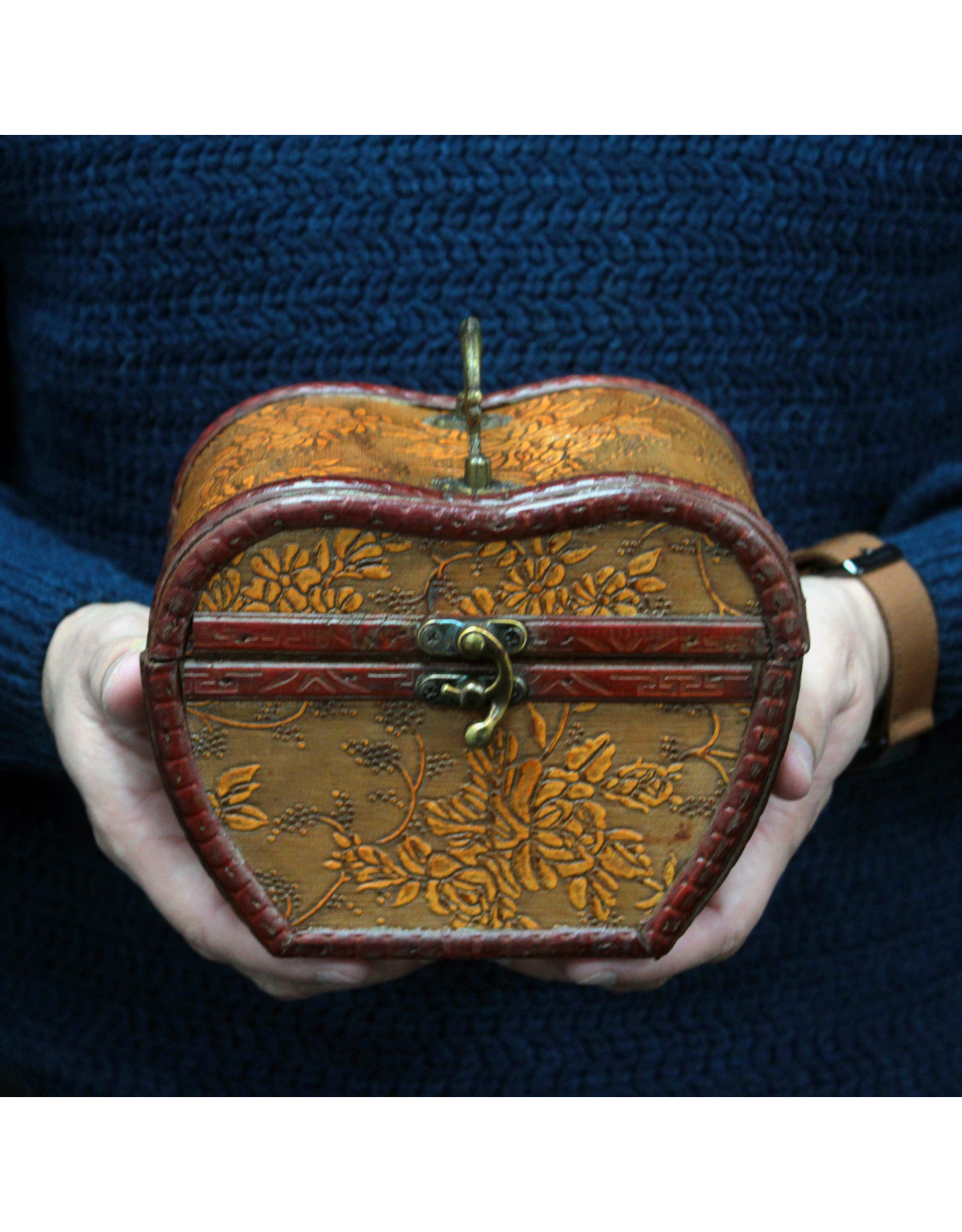 AWG Miscellaneous - Houten 1920's stijl Kistje Appelvorm met Bloemmotief