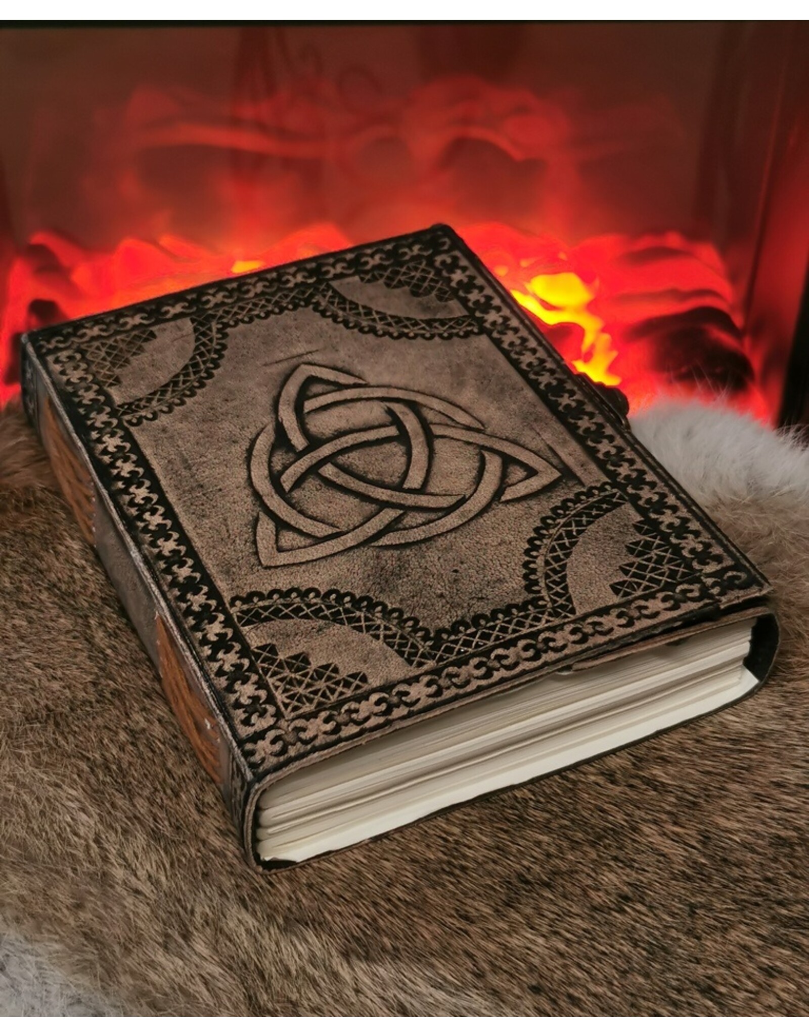 AWG Miscellaneous - Cirkel Triquetra Leren Esoterisch Notitieboek