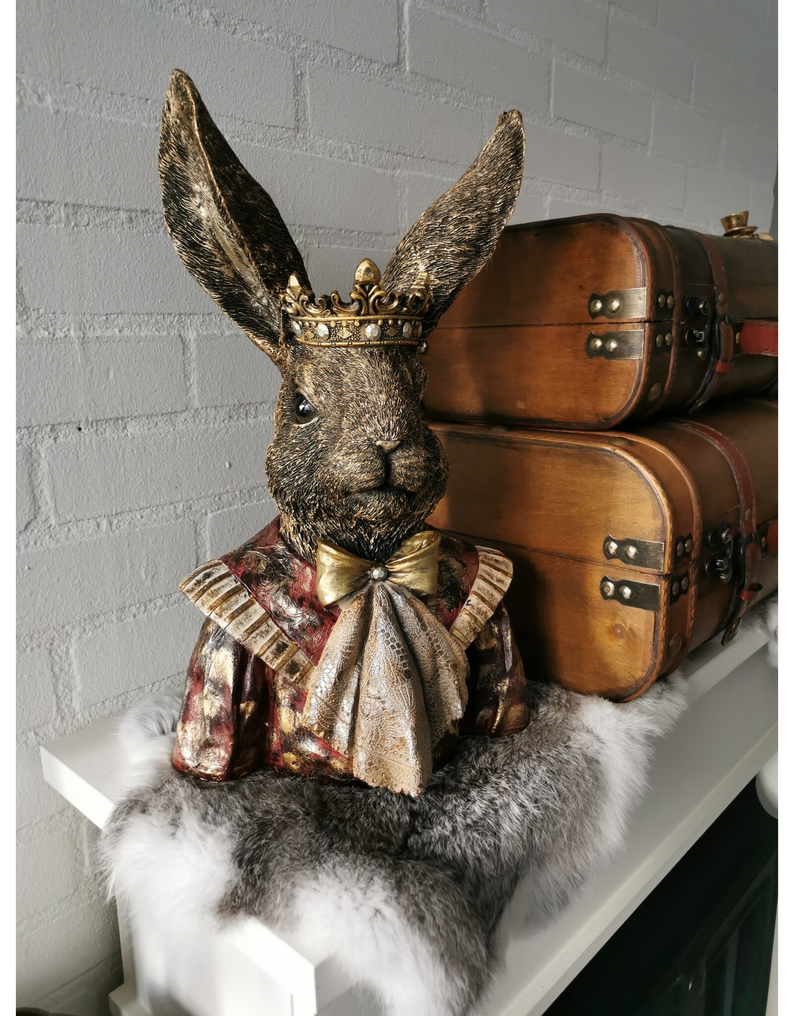 C&E Giftware Figurines Collectables - Decorative Statue Rabbit with Crown Bust 40cm
