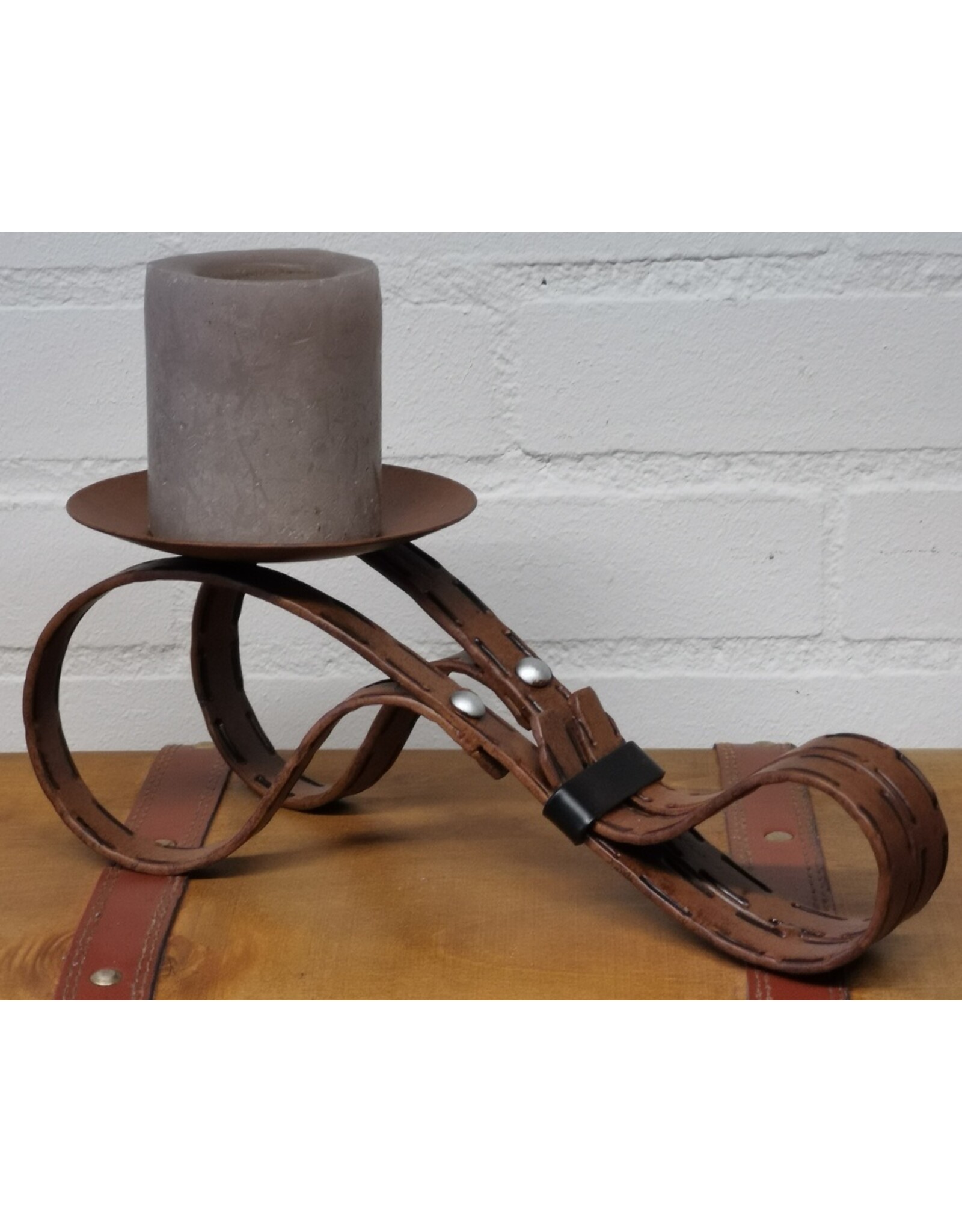 Trukado Giftware Figurines Collectables - Industrial Candlestick ‘Kjeld’ - Antique black metal - Copy
